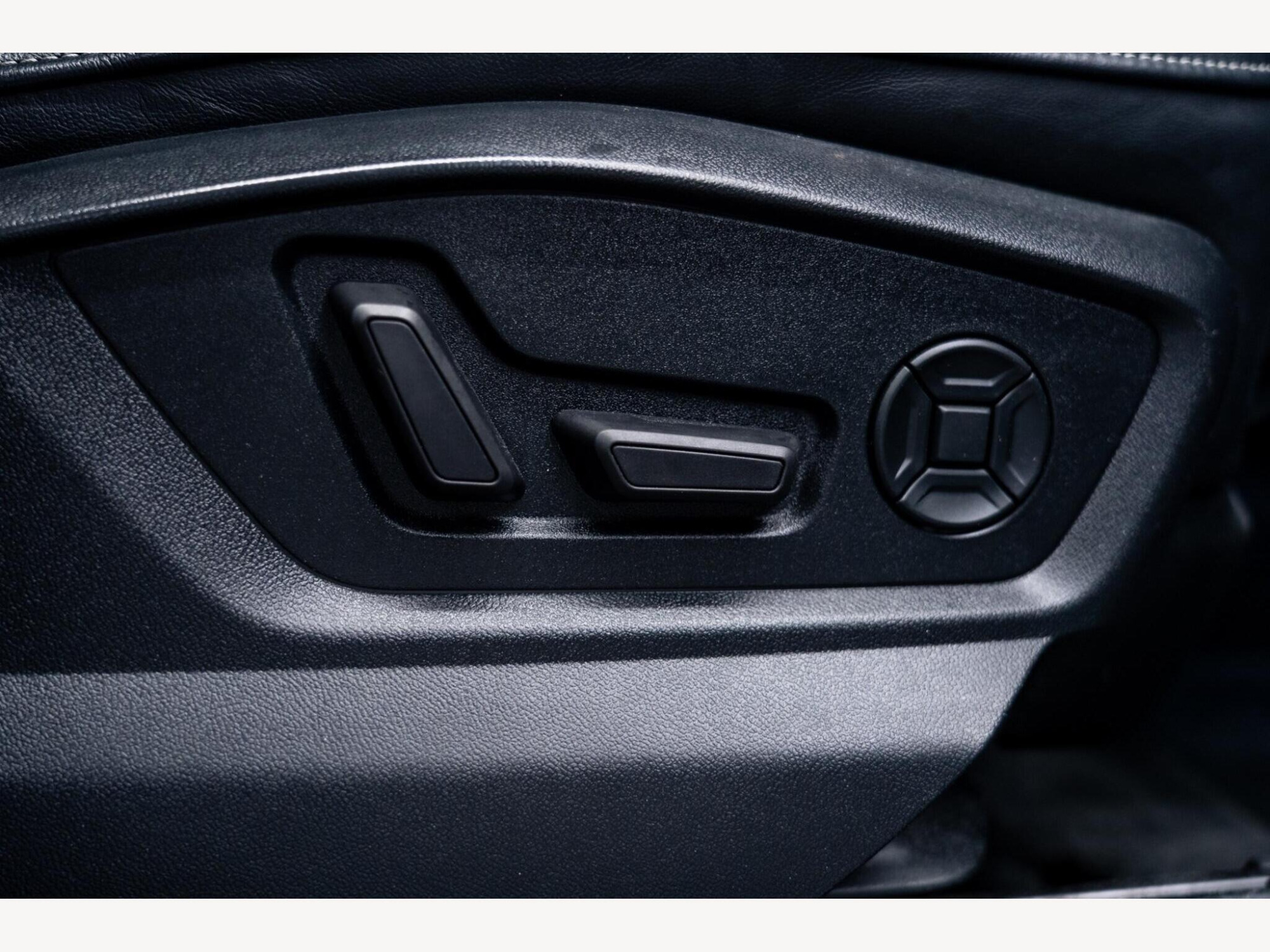 2019 Audi Q8 image 46