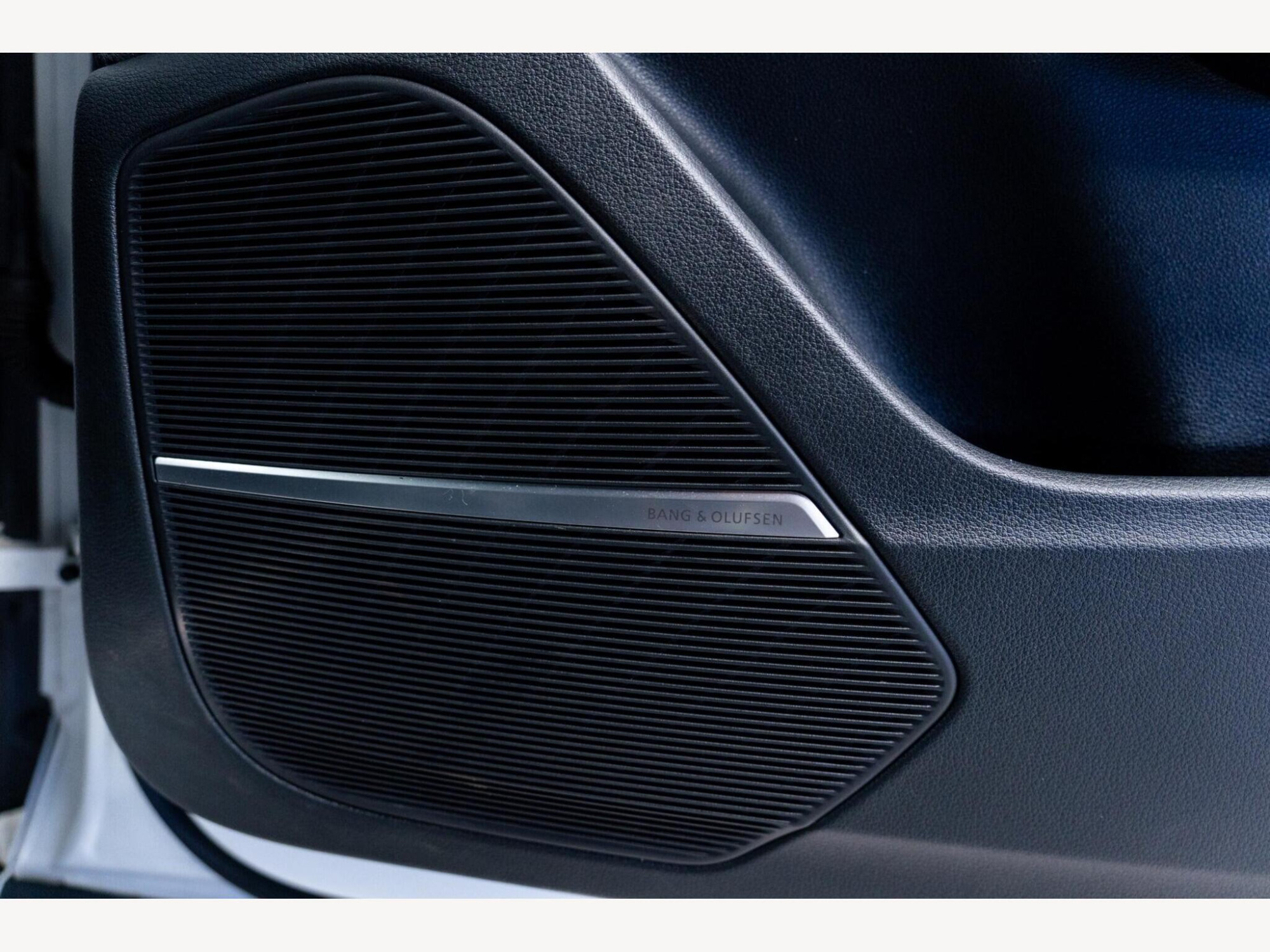 2019 Audi Q8 image 43