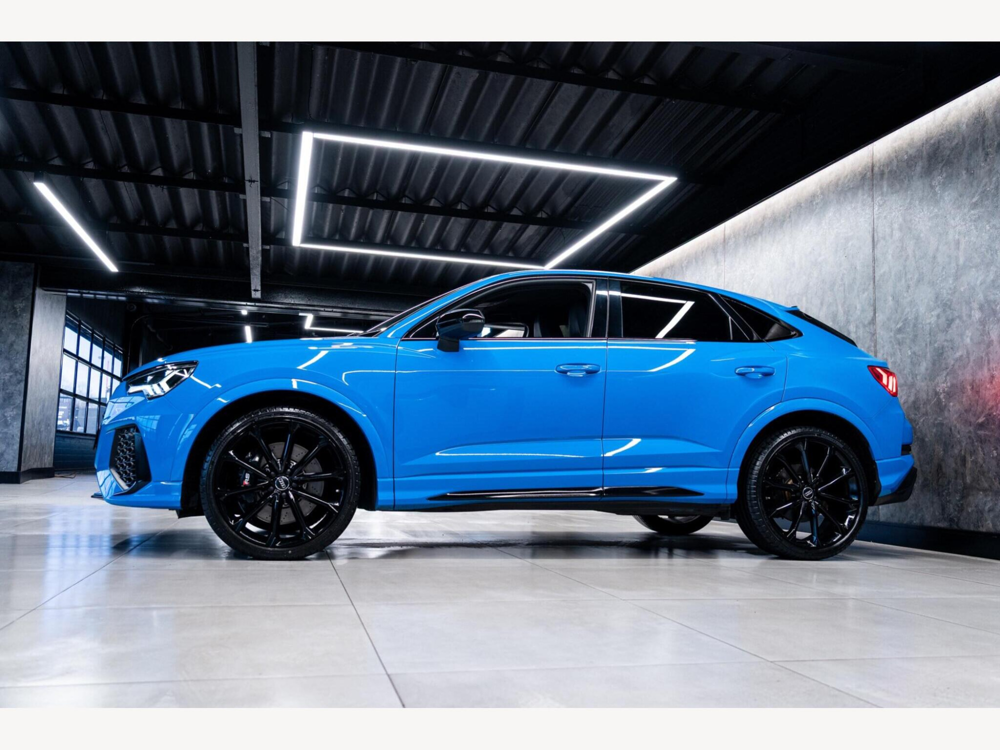 2020 Audi RS Q3 image 8