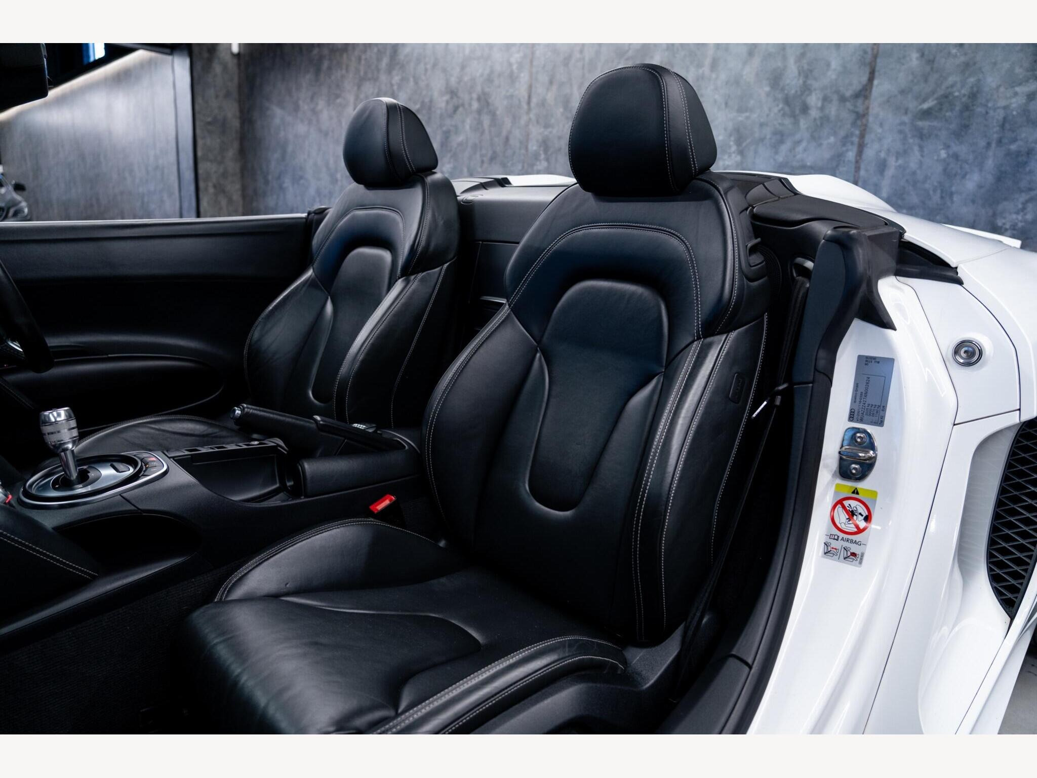 2010 Audi R8 image 42