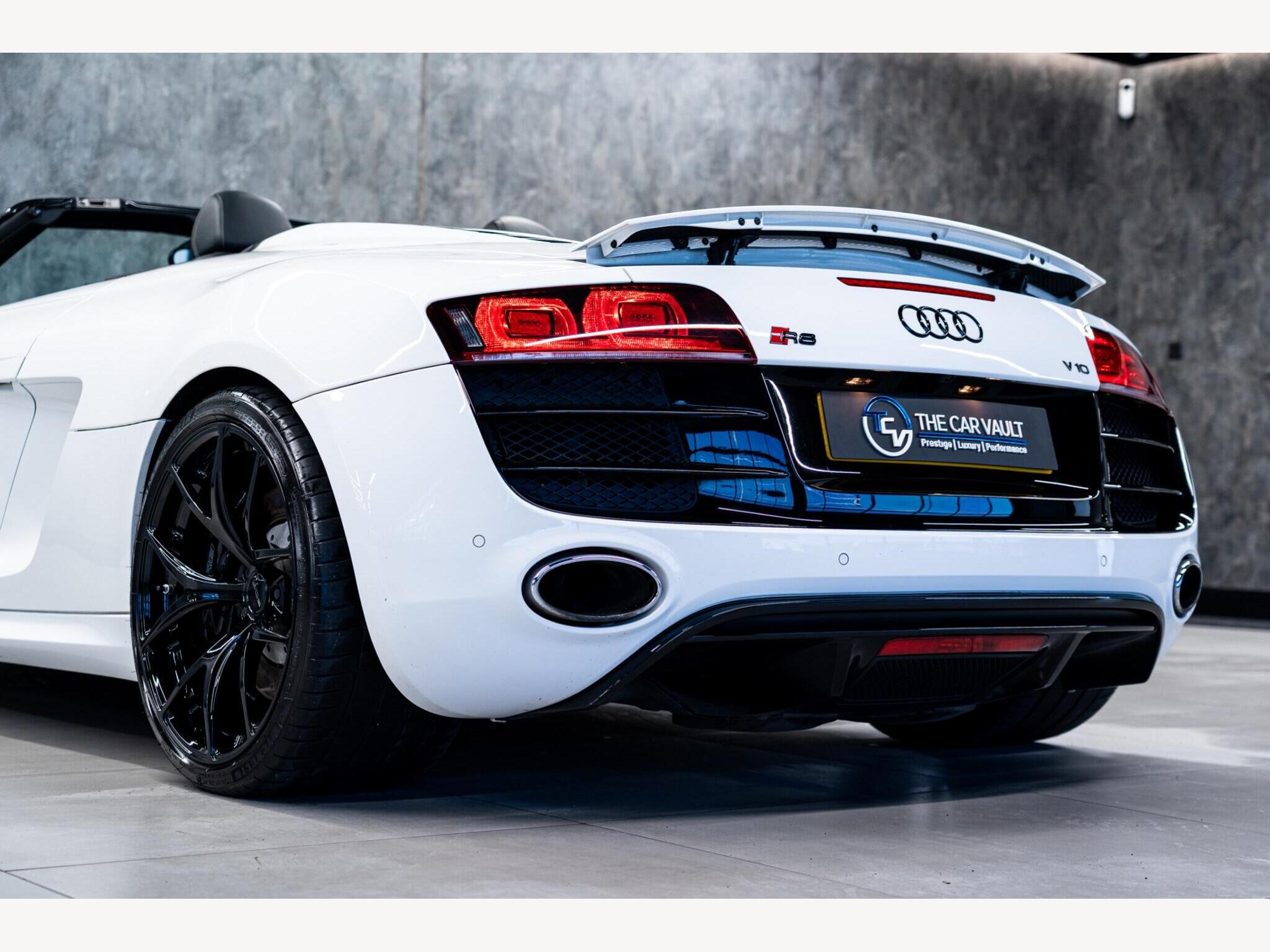 2010 Audi R8 image 21