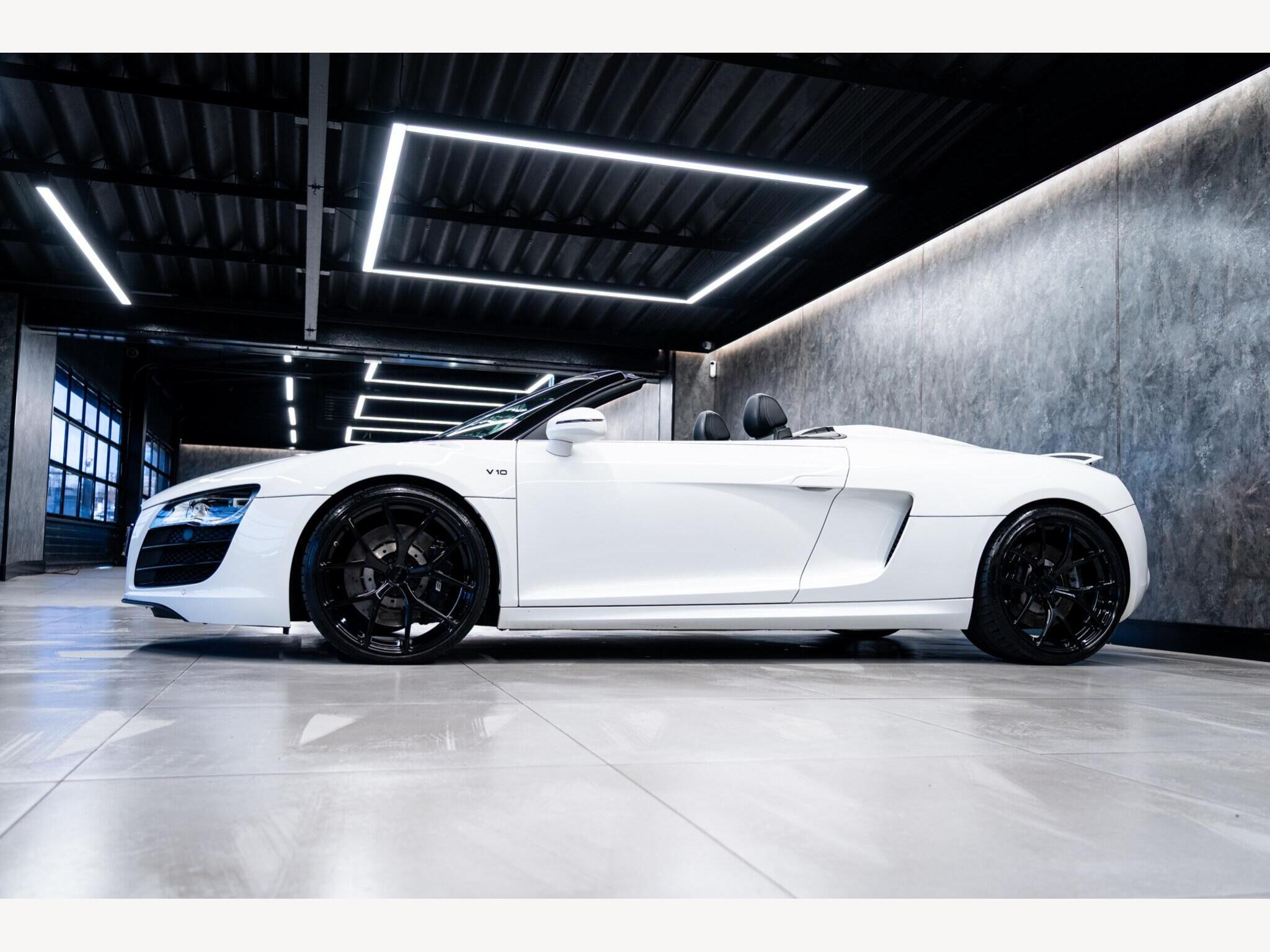 2010 Audi R8 image 11