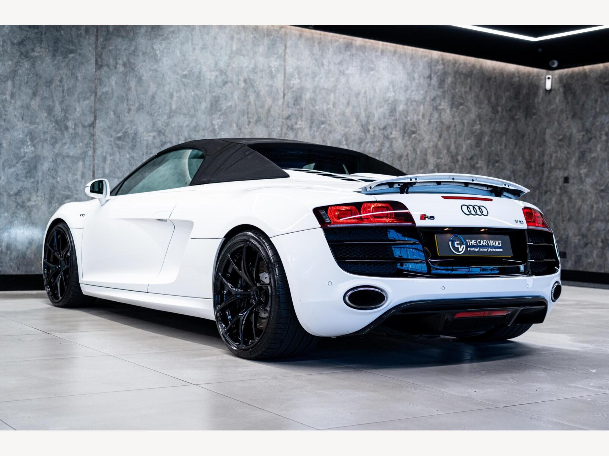2010 Audi R8 image 9