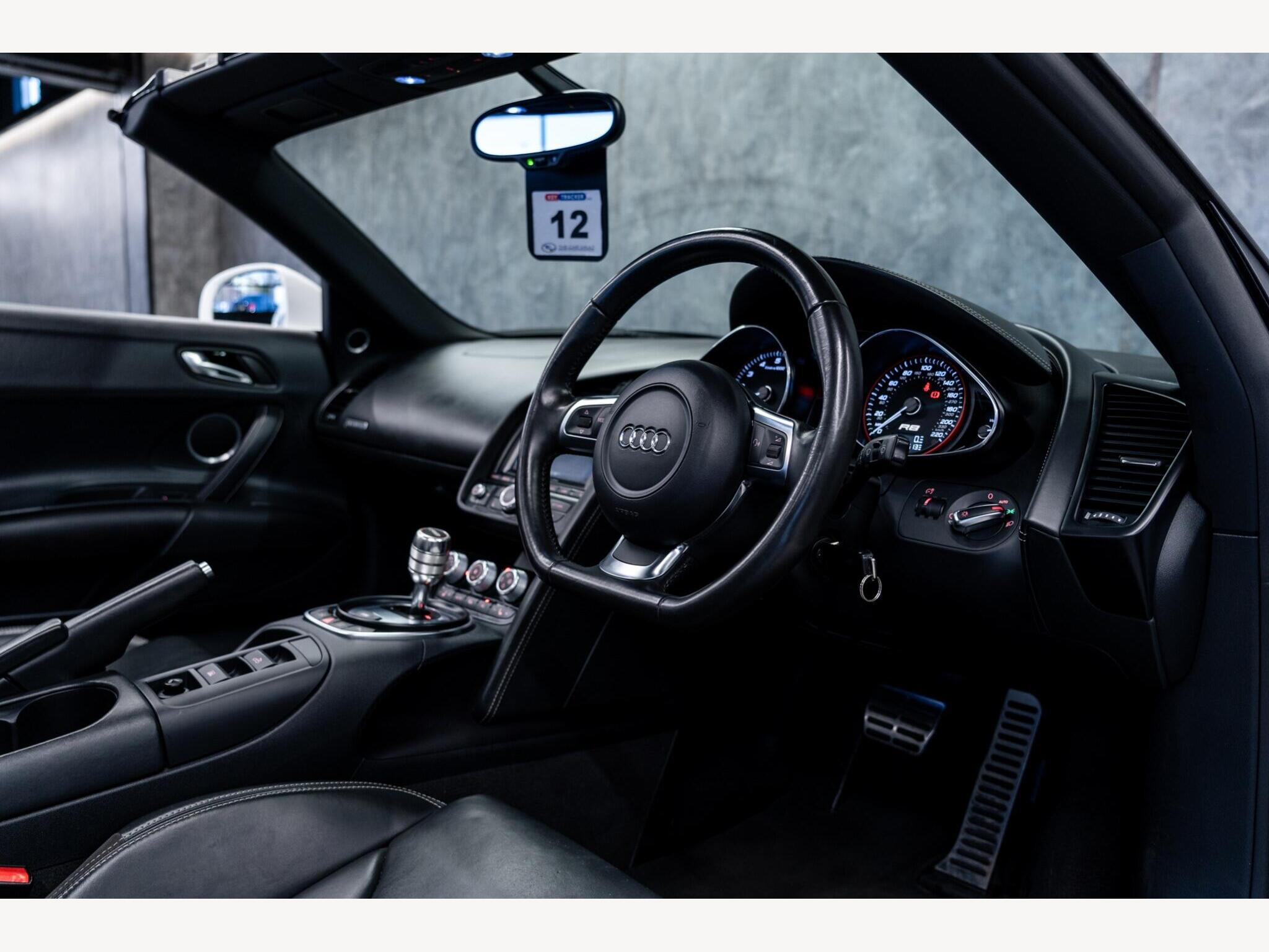 2010 Audi R8 image 2