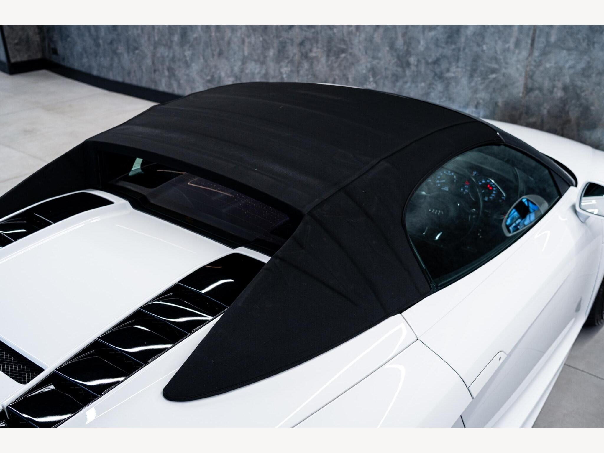 2010 Audi R8 image 14