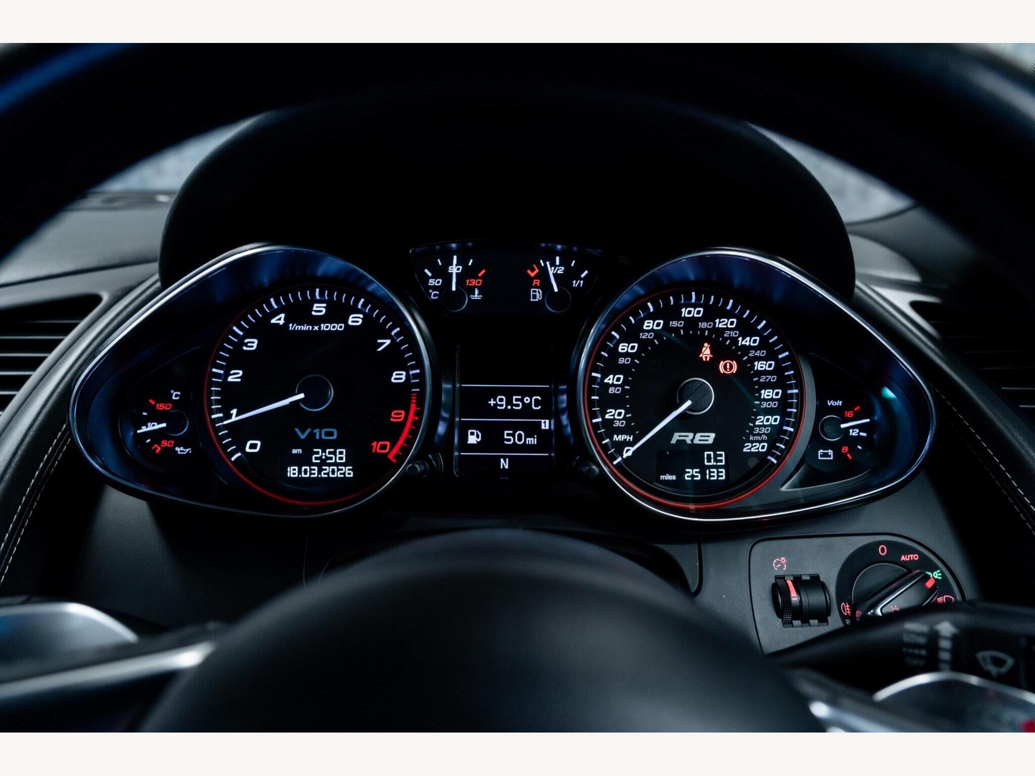 2010 Audi R8 image 23