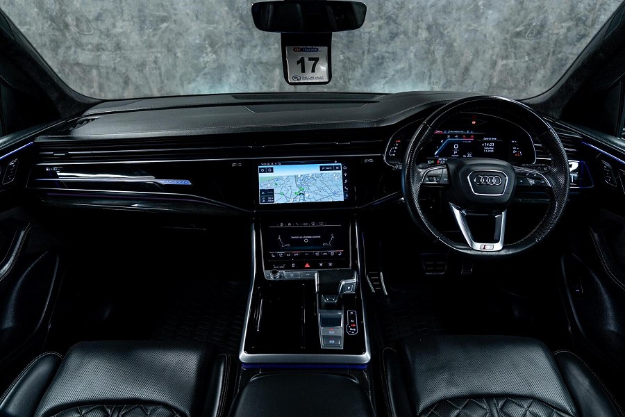 Audi Q8 photo 2