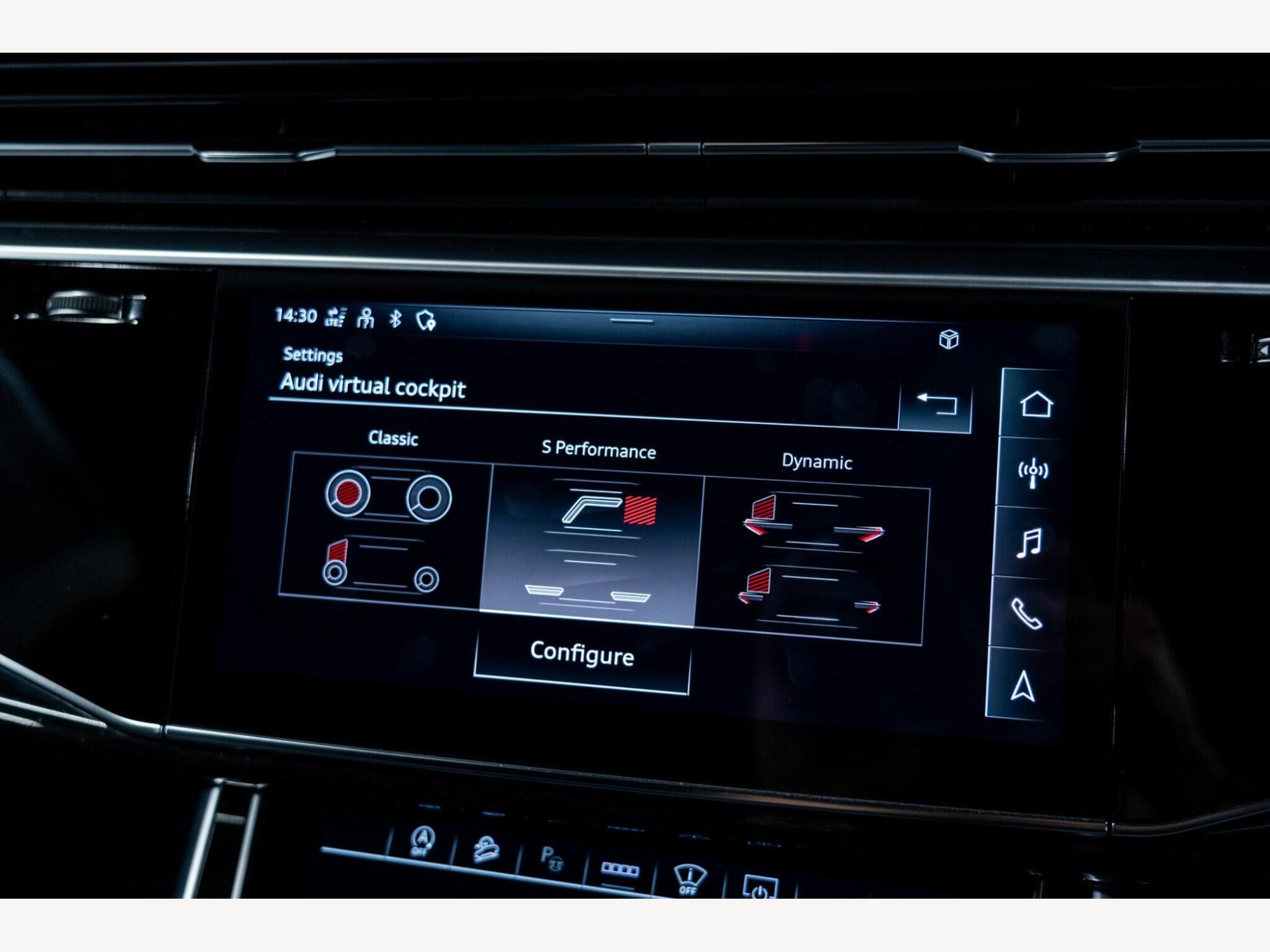 2022 Audi Q8 image 25