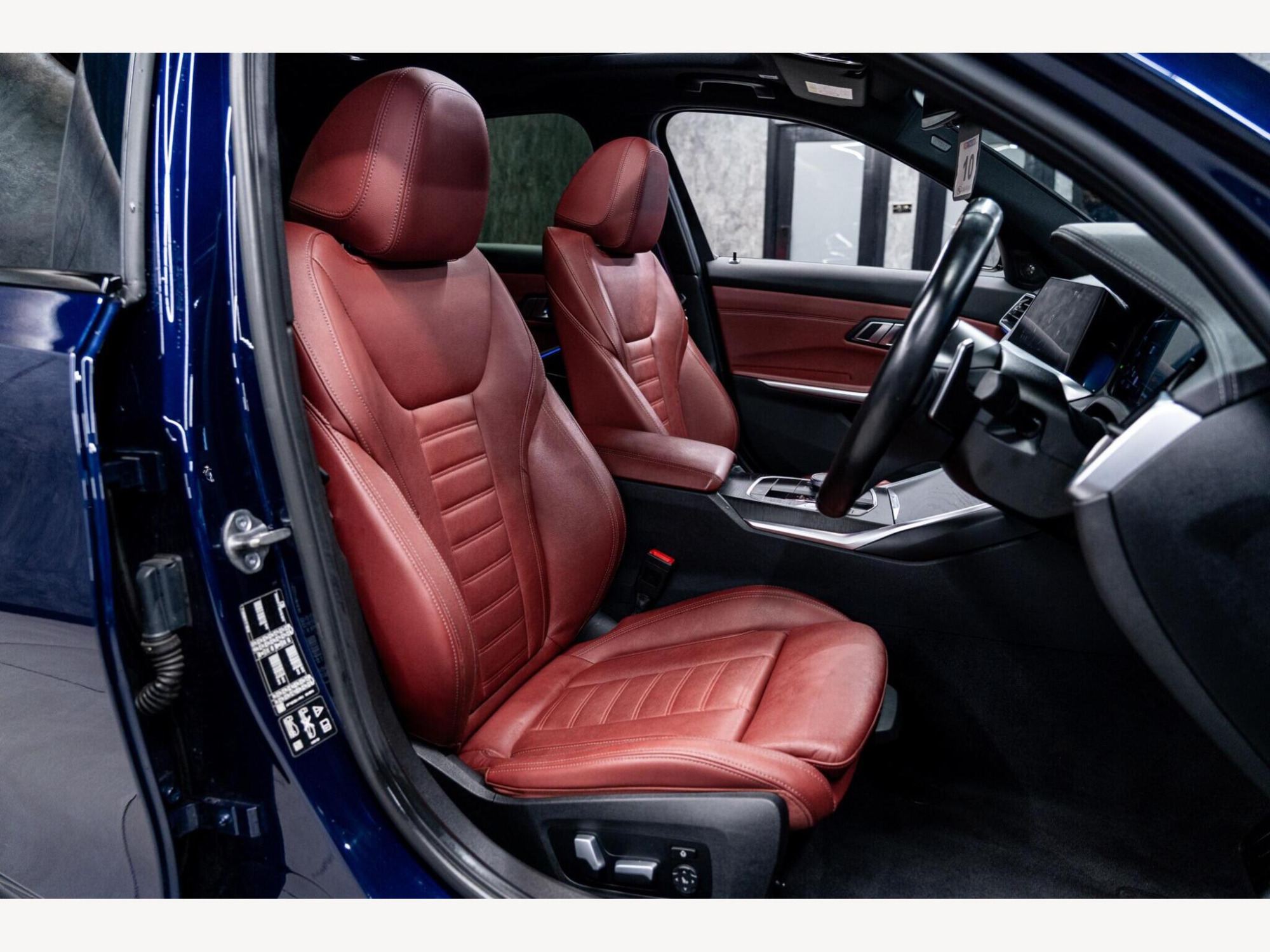 2022 BMW 3 Series image 2