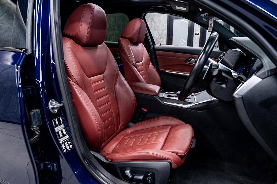 BMW 3 Series photo 2