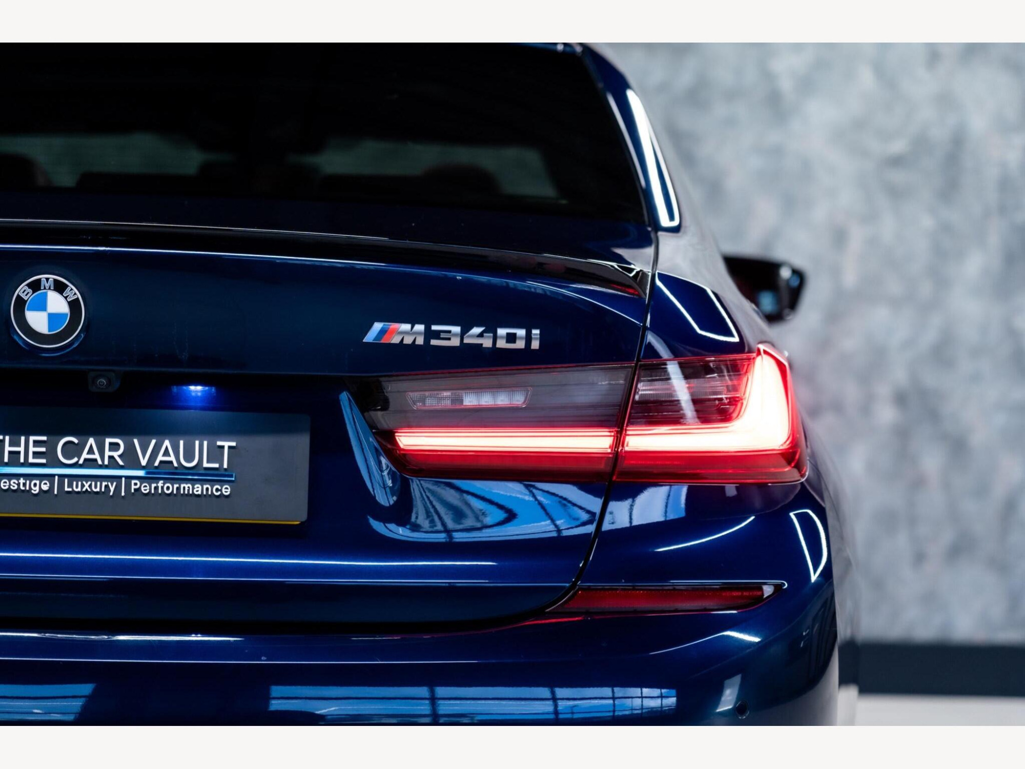 2022 BMW 3 Series image 13