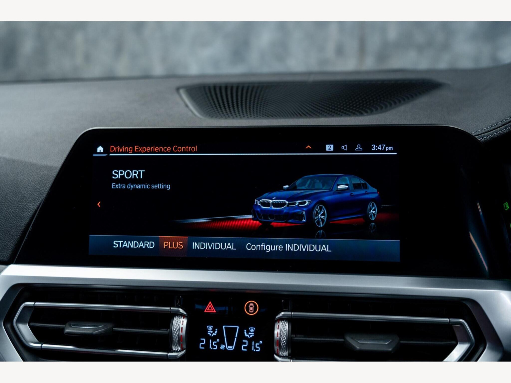 2022 BMW 3 Series image 28