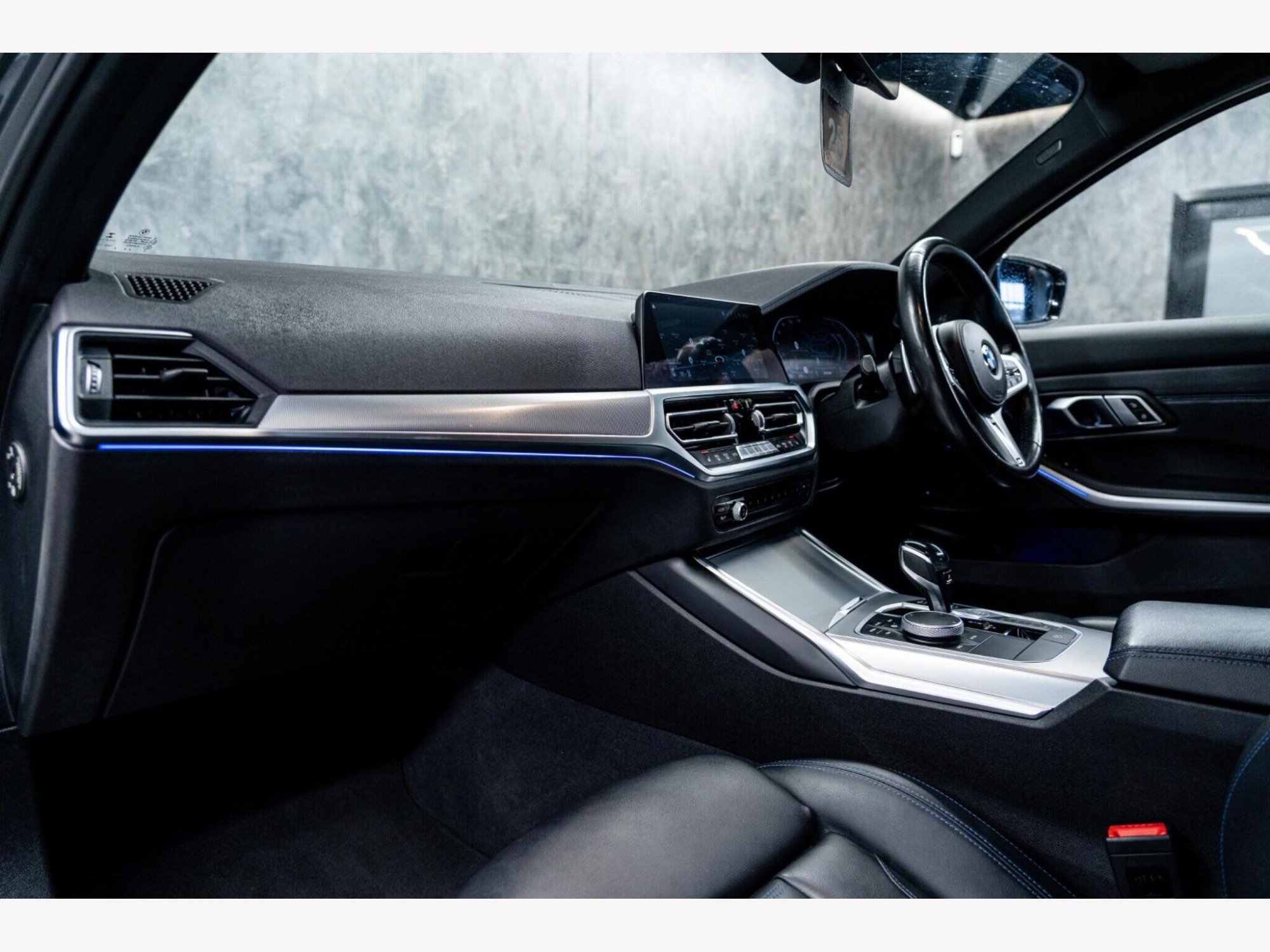 2019 BMW 3 Series image 13