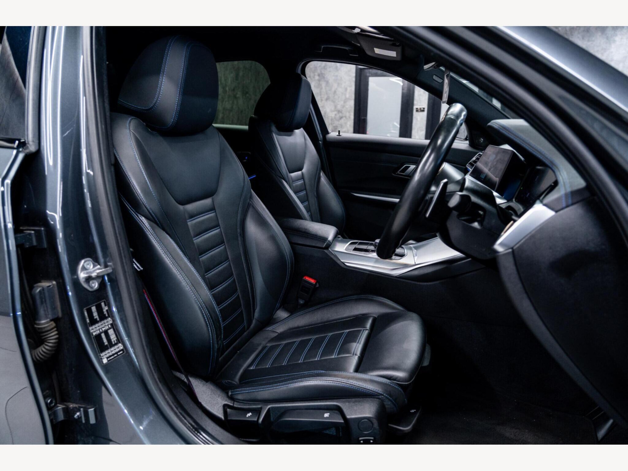 2019 BMW 3 Series image 14