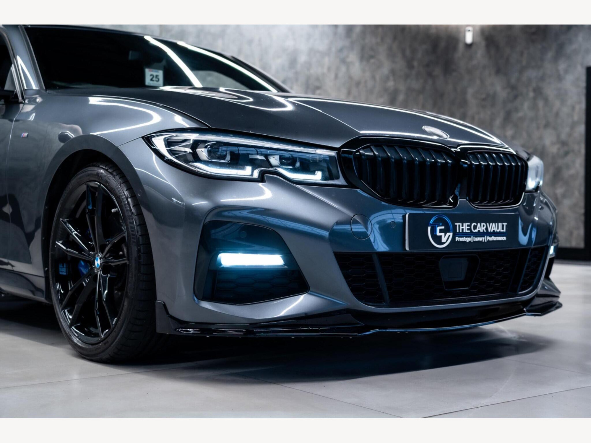 2019 BMW 3 Series image 8