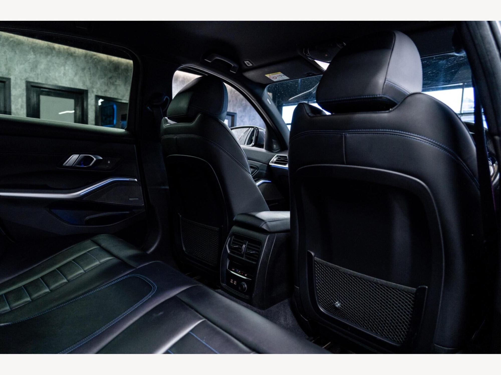 2019 BMW 3 Series image 15