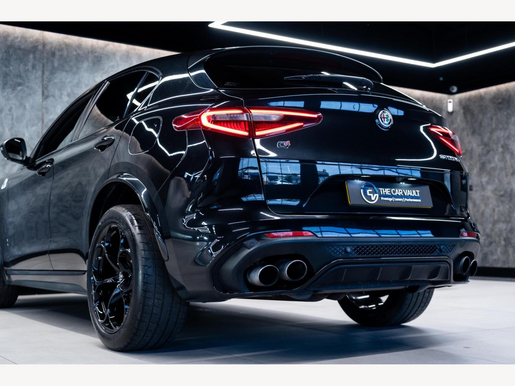 2019 Alfa Romeo Stelvio image 14
