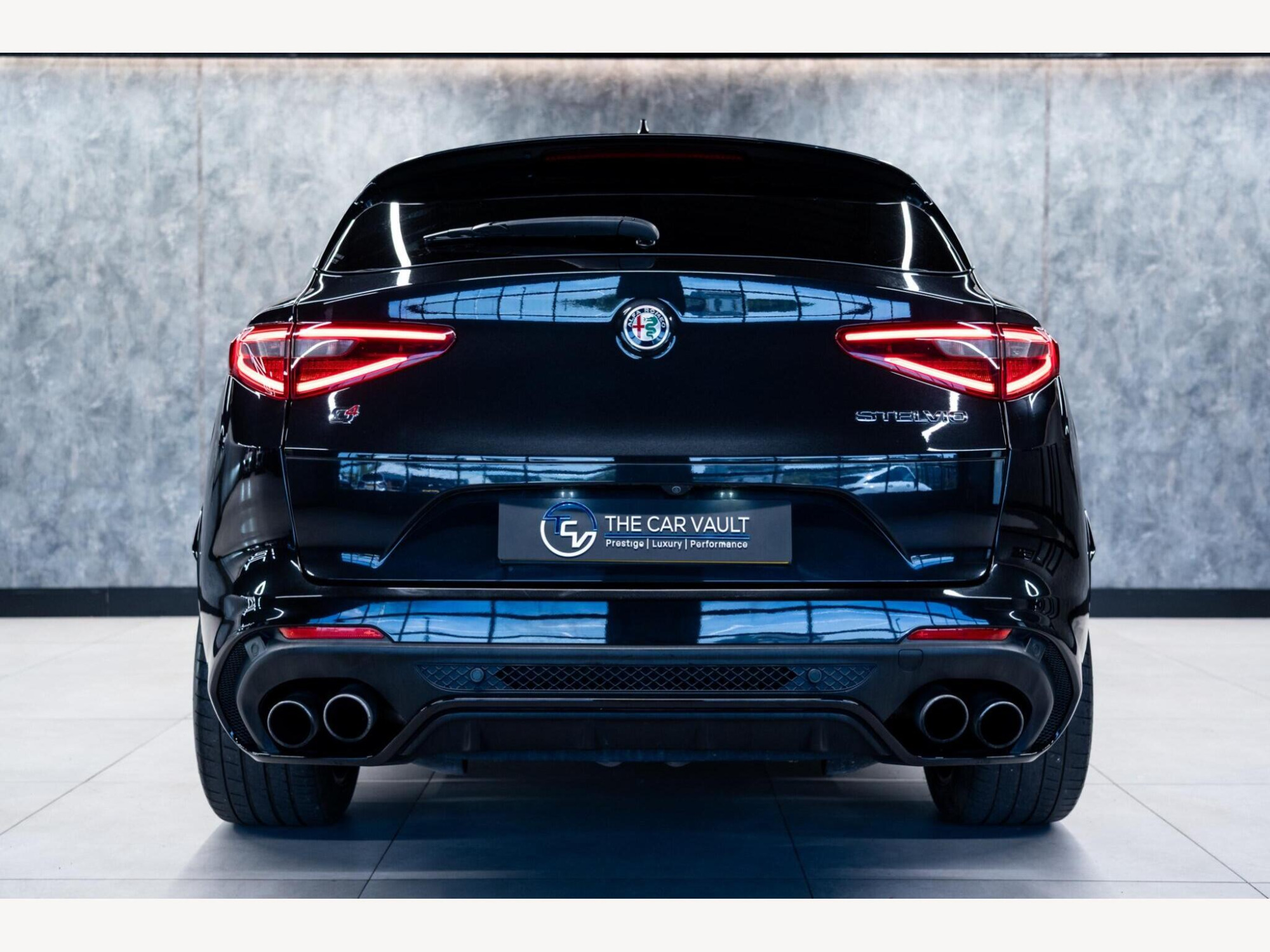 2019 Alfa Romeo Stelvio image 3