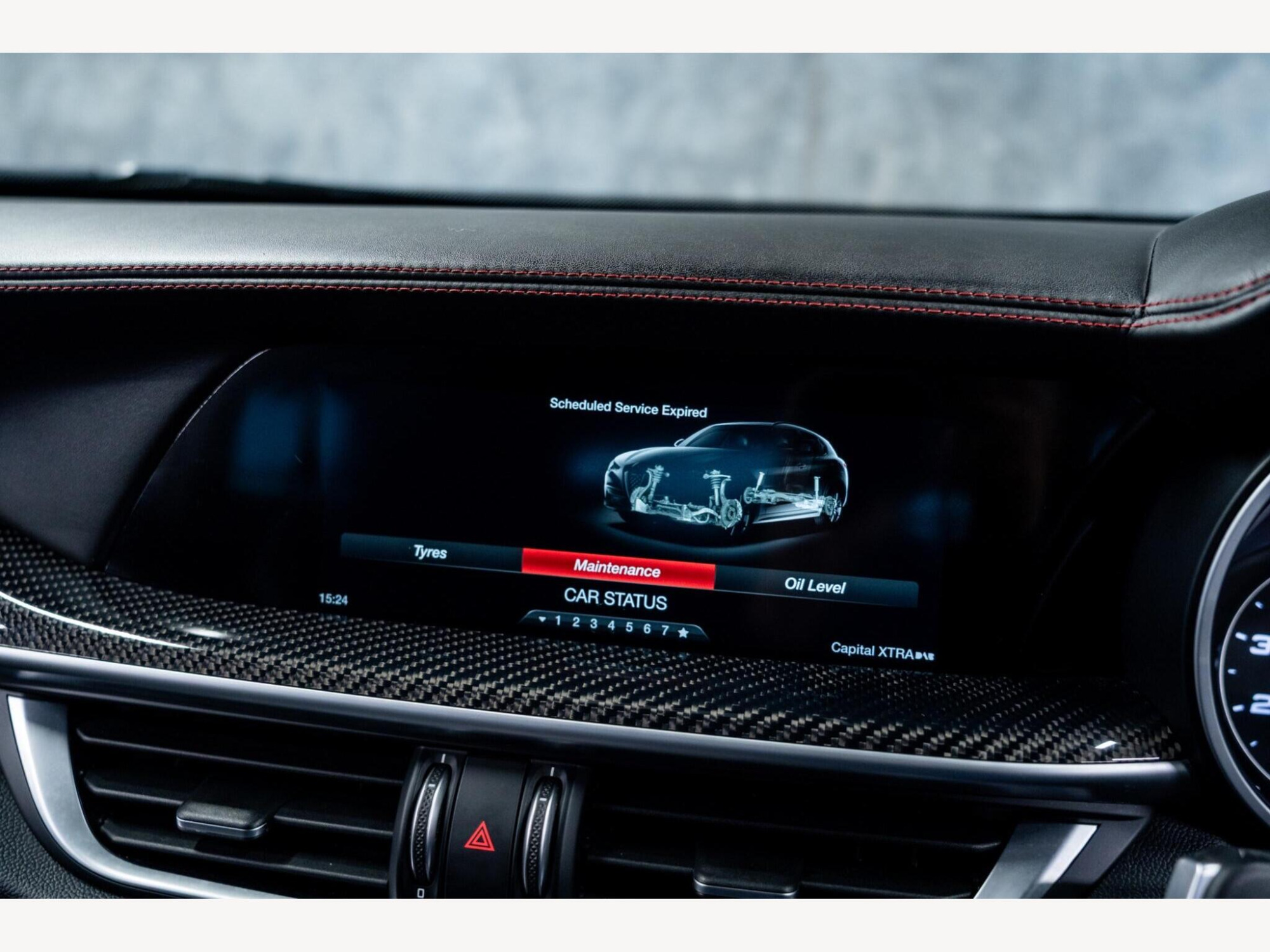 2019 Alfa Romeo Stelvio image 24