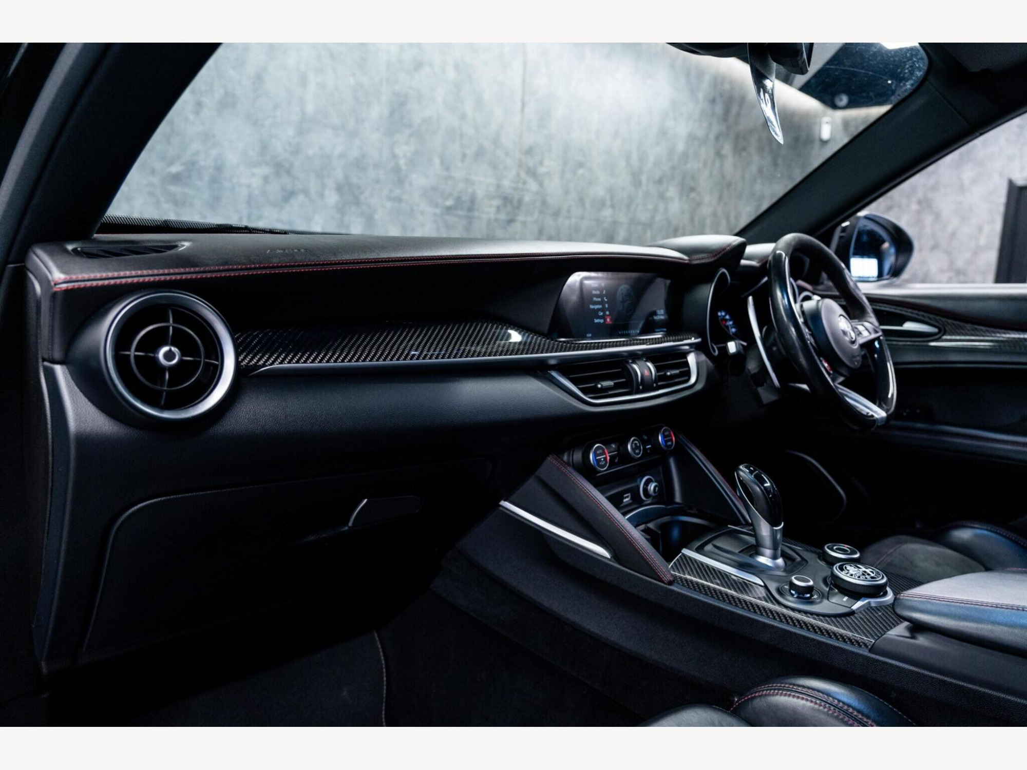 2019 Alfa Romeo Stelvio image 41