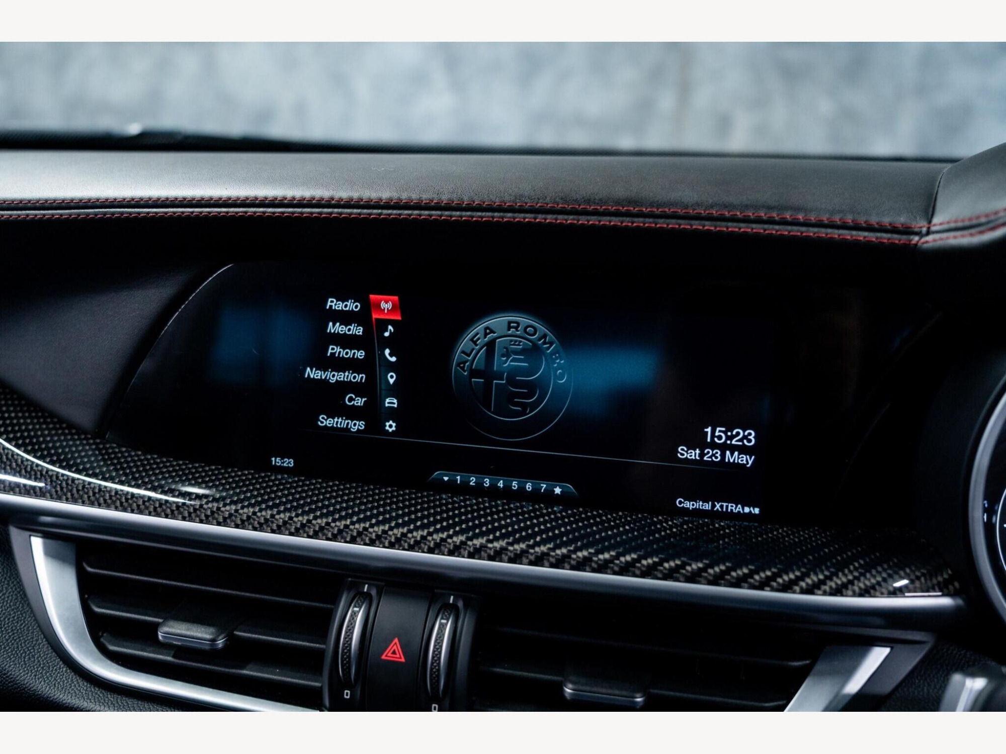 2019 Alfa Romeo Stelvio image 31