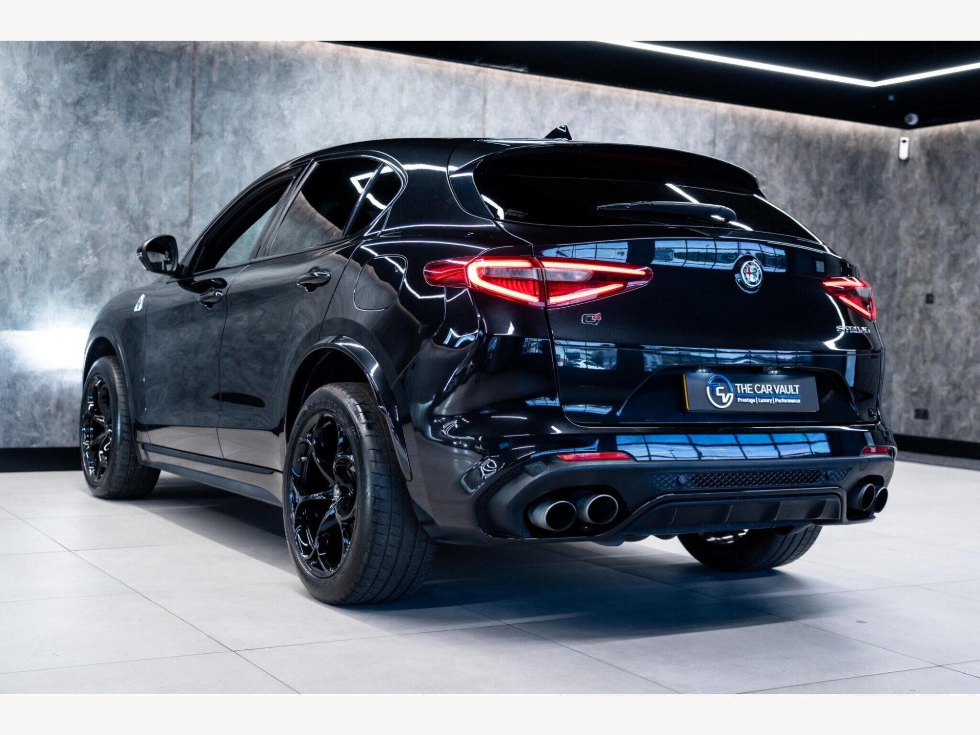 2019 Alfa Romeo Stelvio image 7