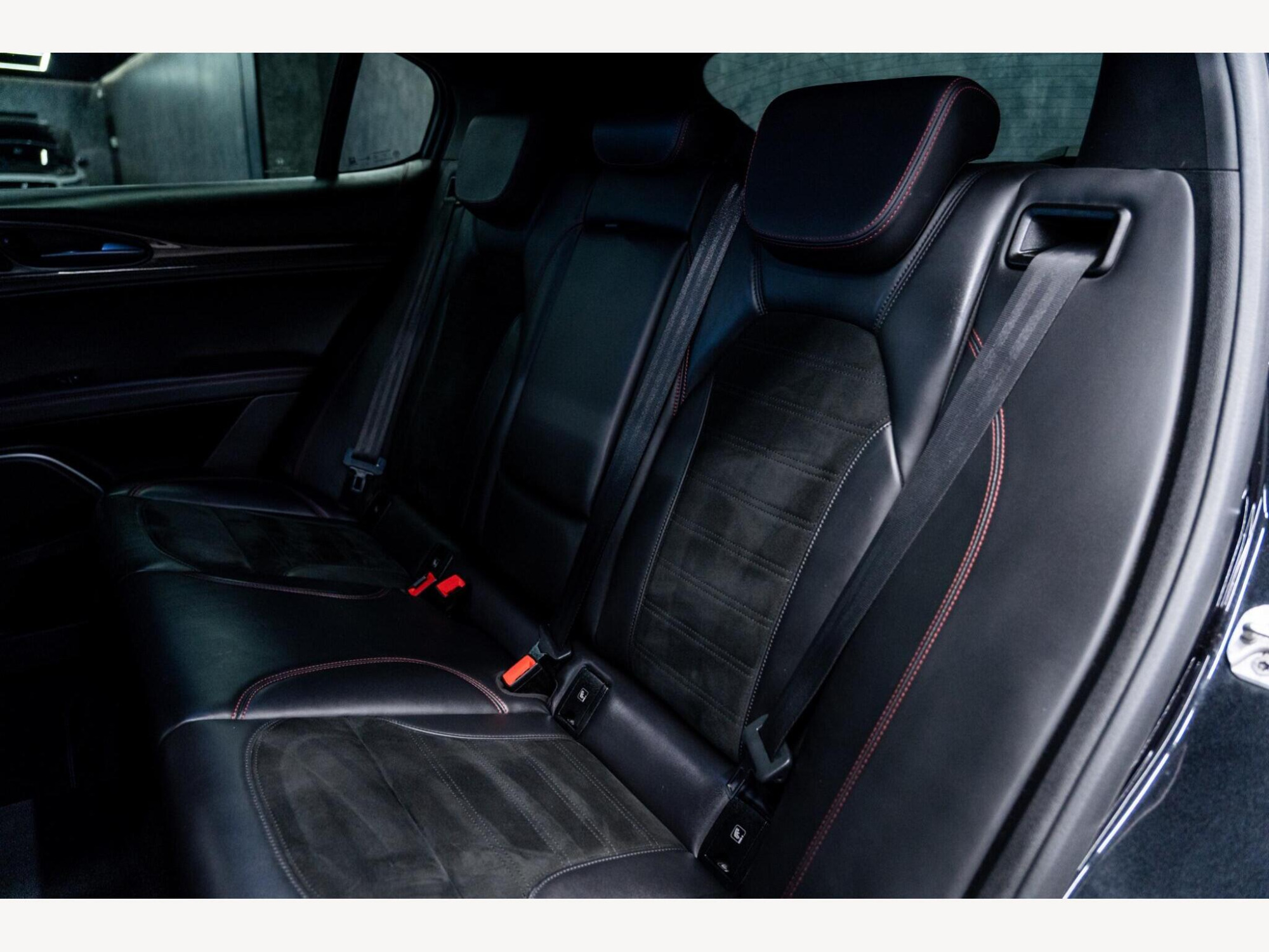 2019 Alfa Romeo Stelvio image 46