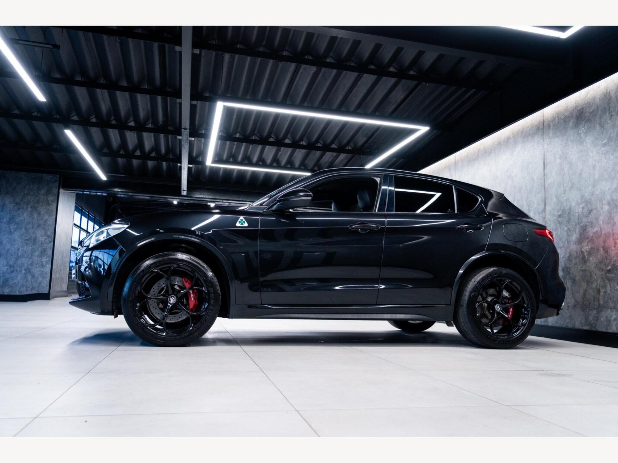 2019 Alfa Romeo Stelvio image 9