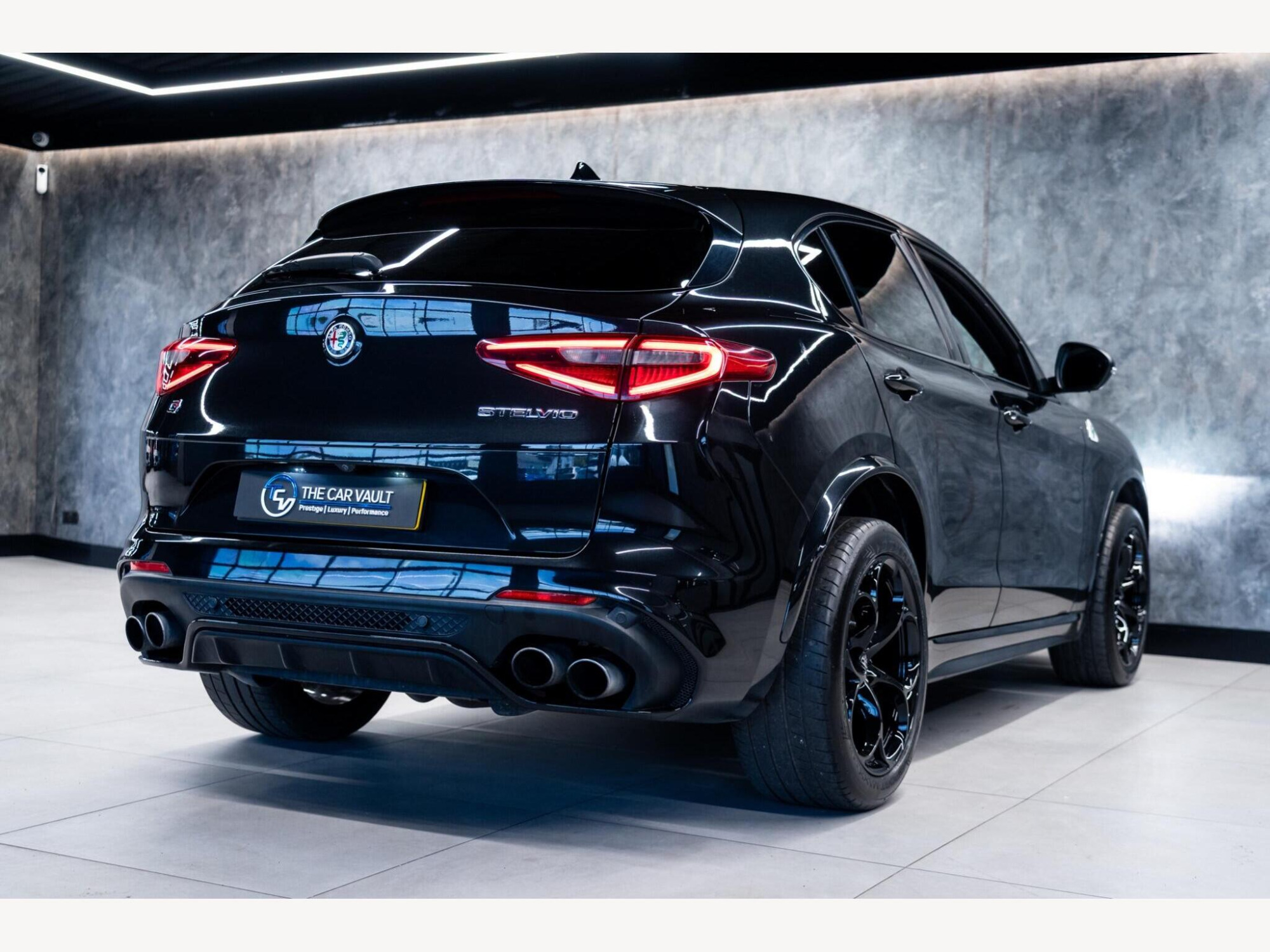 2019 Alfa Romeo Stelvio image 8