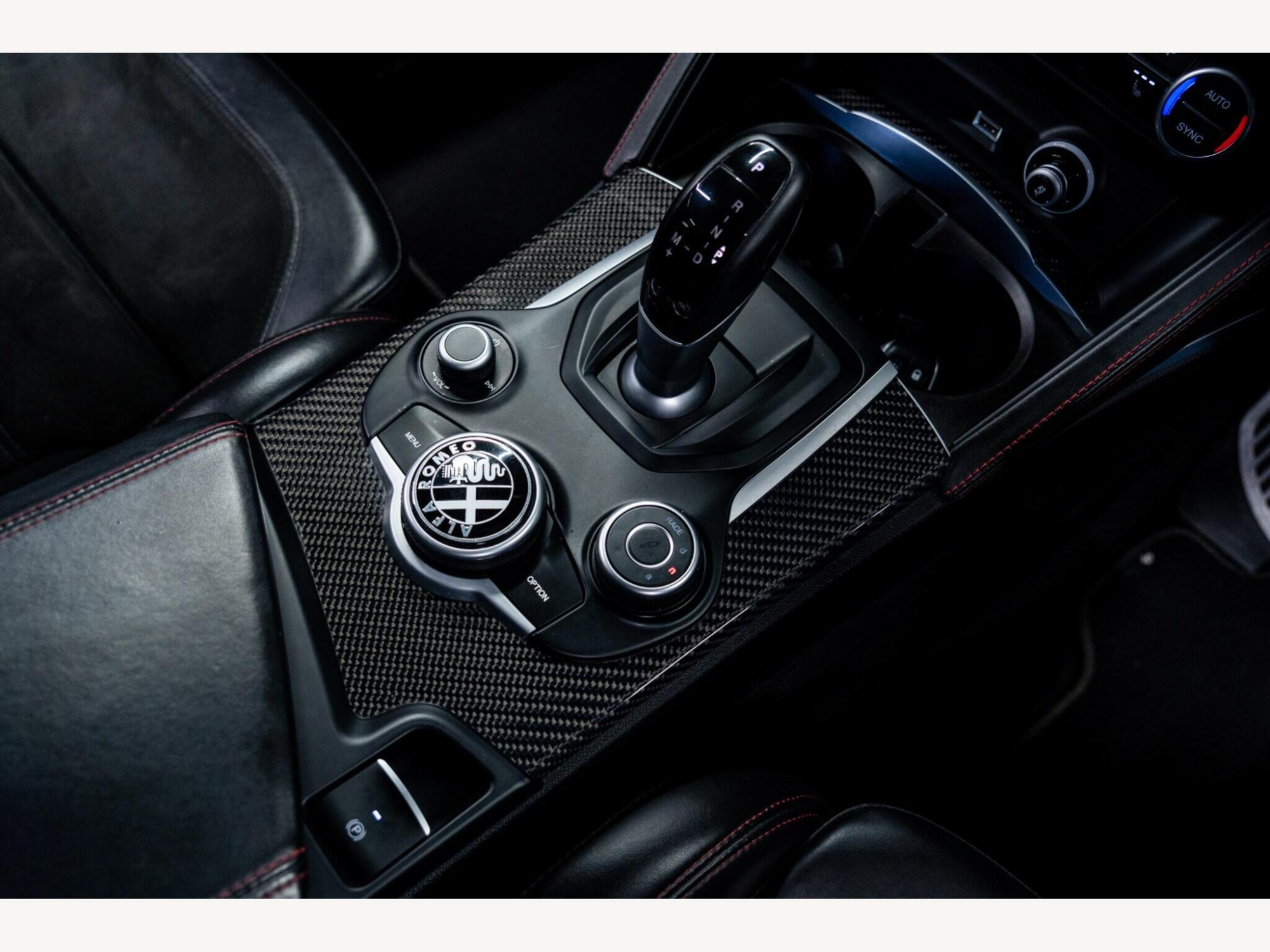 2019 Alfa Romeo Stelvio image 34