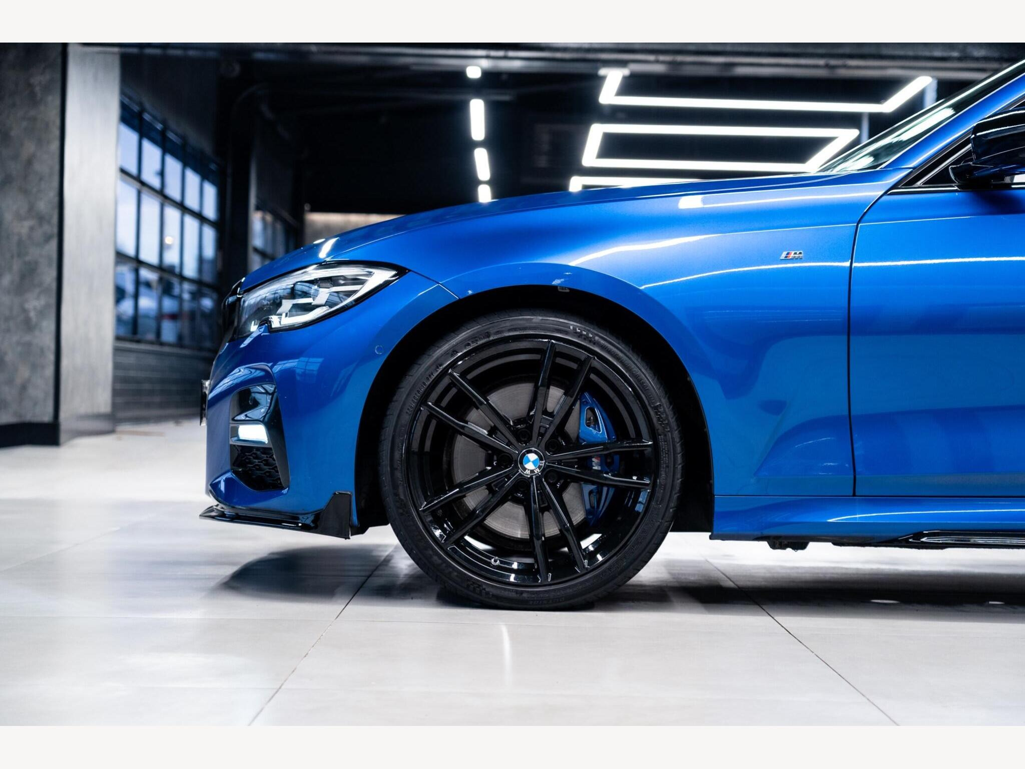 2019 BMW 3 Series image 16