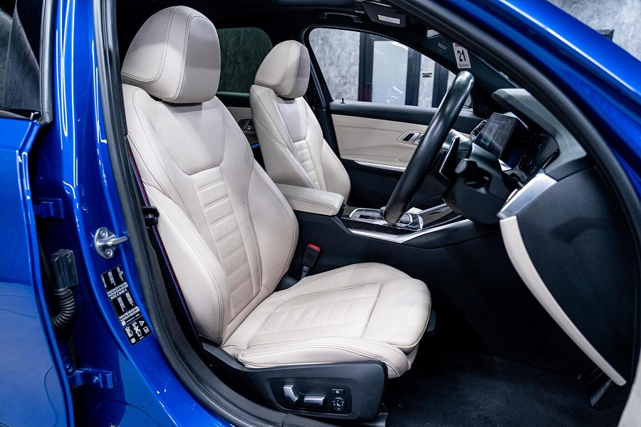 BMW 3 Series photo 2