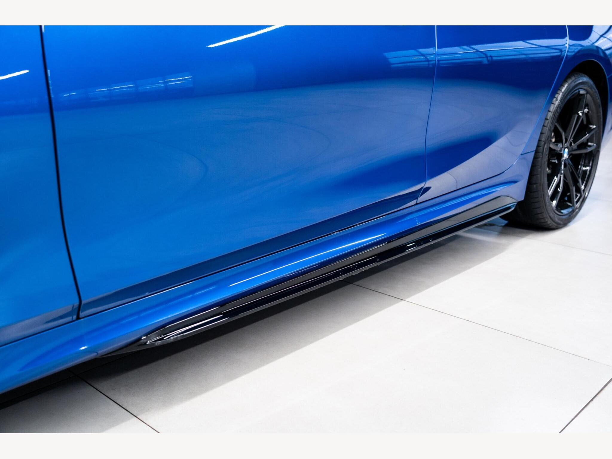 2019 BMW 3 Series image 12