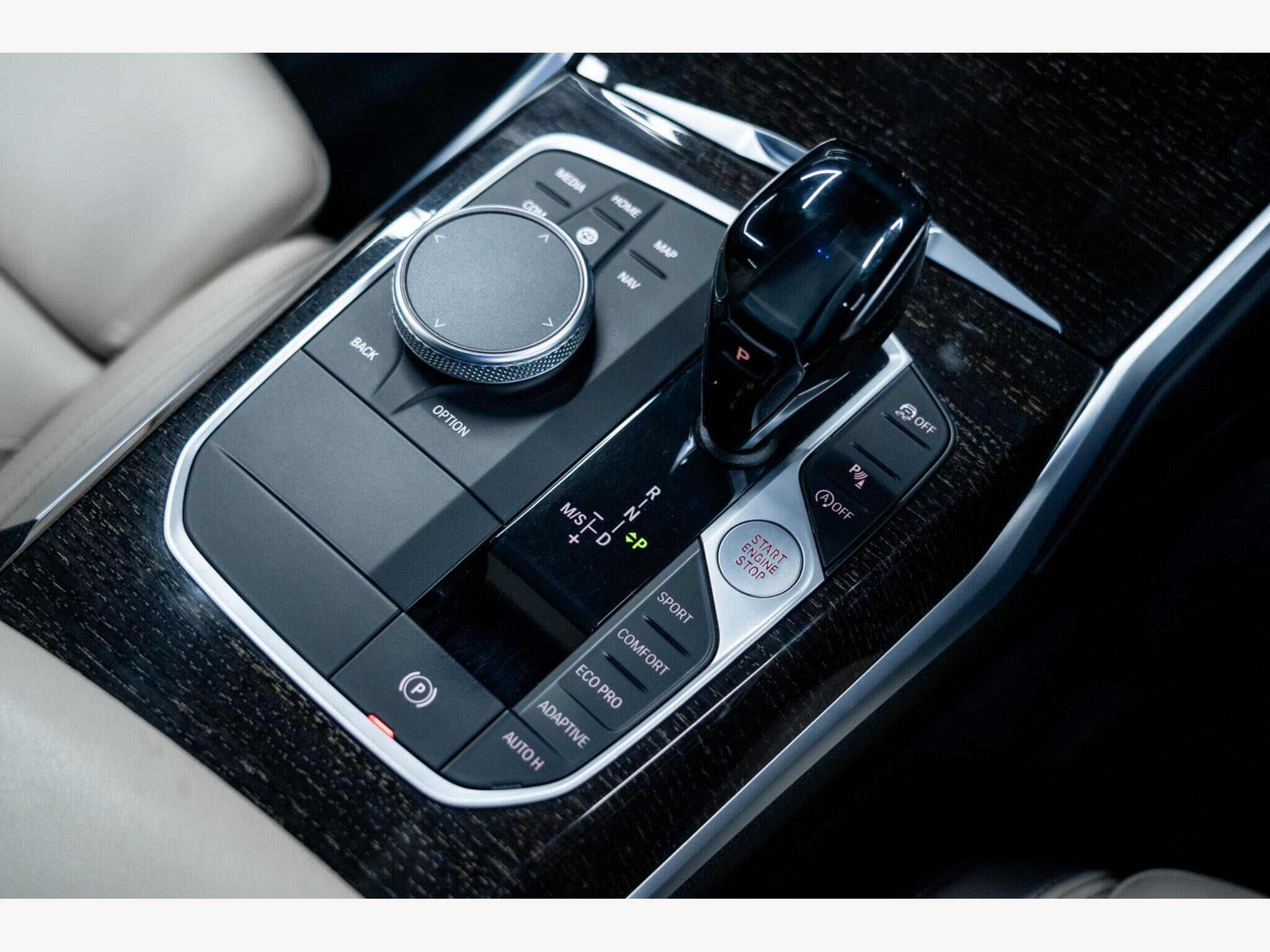 2019 BMW 3 Series image 46