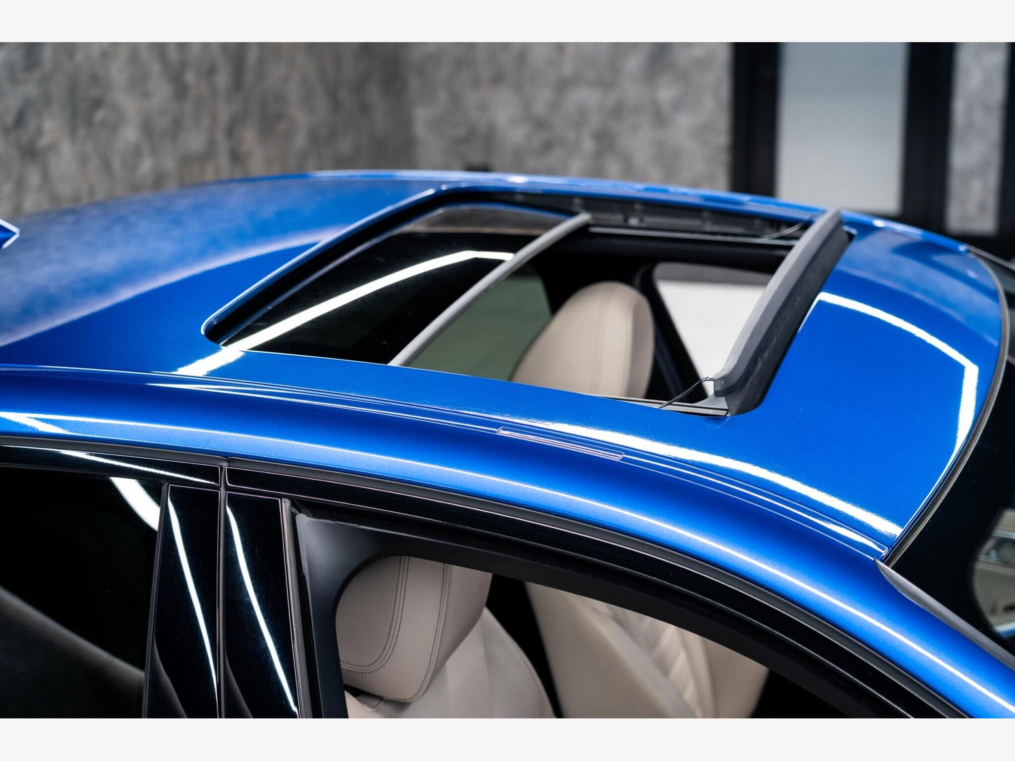 2019 BMW 3 Series image 3