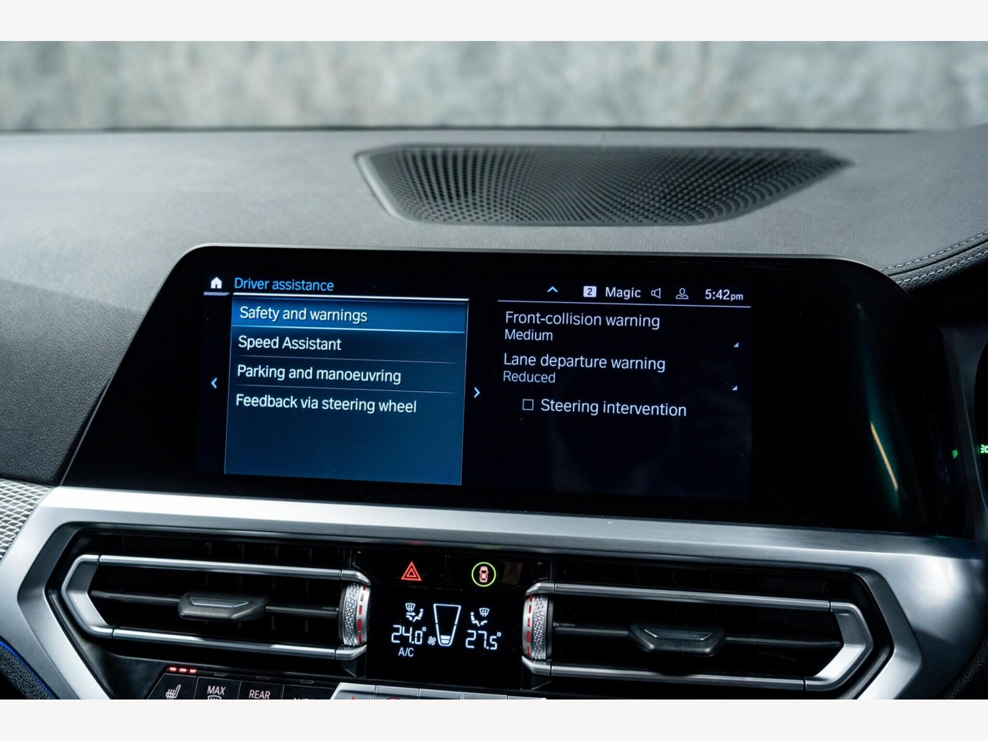 2021 BMW 3 Series image 33