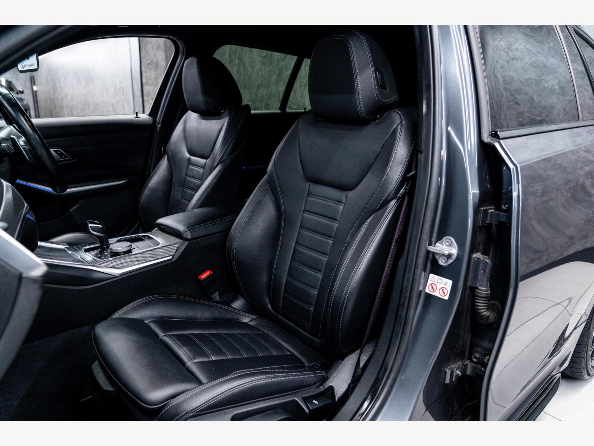 2021 BMW 3 Series image 47