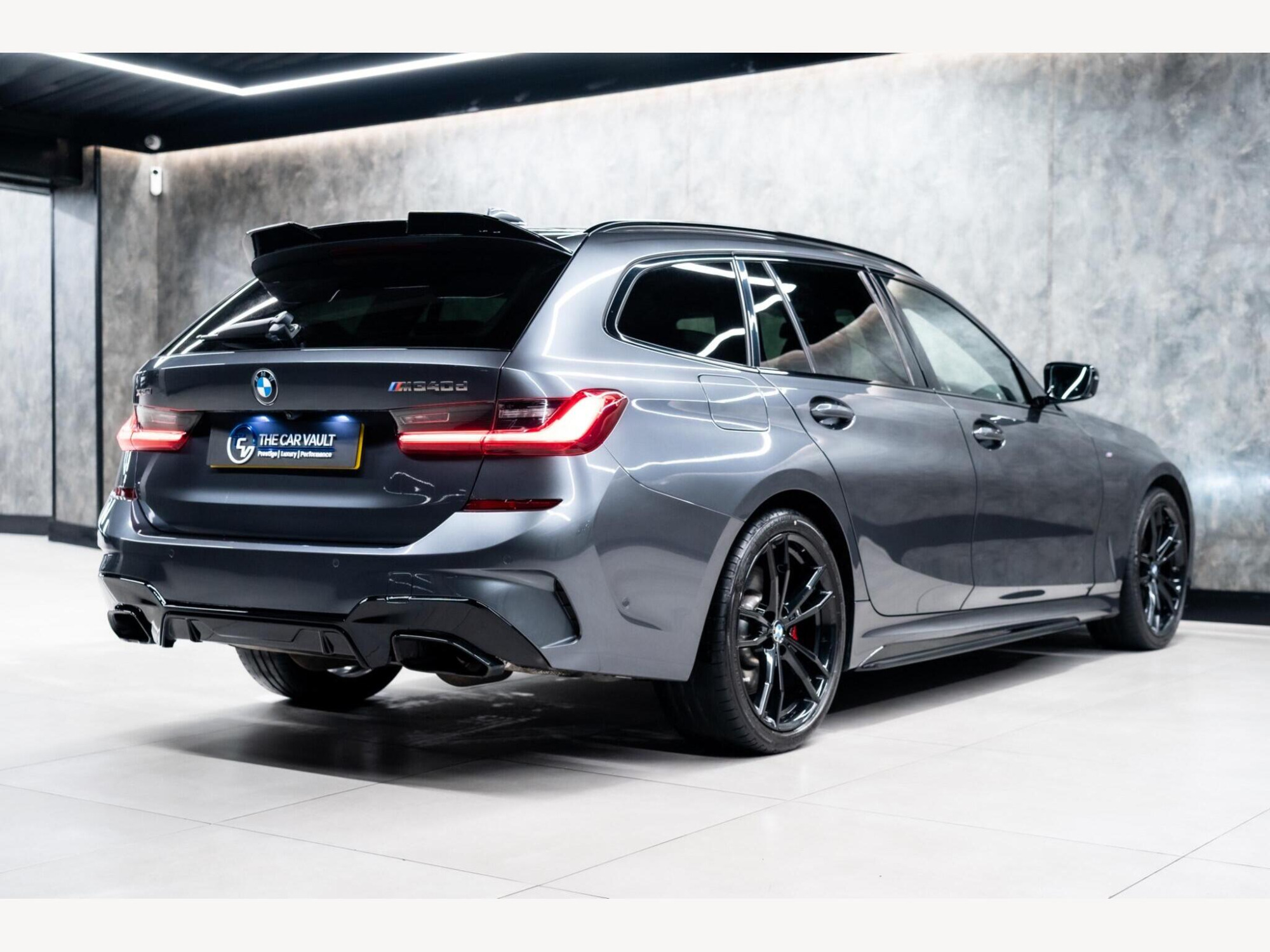 2021 BMW 3 Series image 3