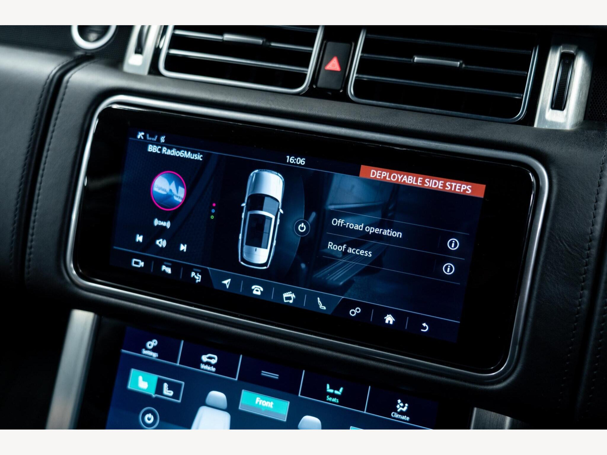 2019 Land Rover Range Rover image 24
