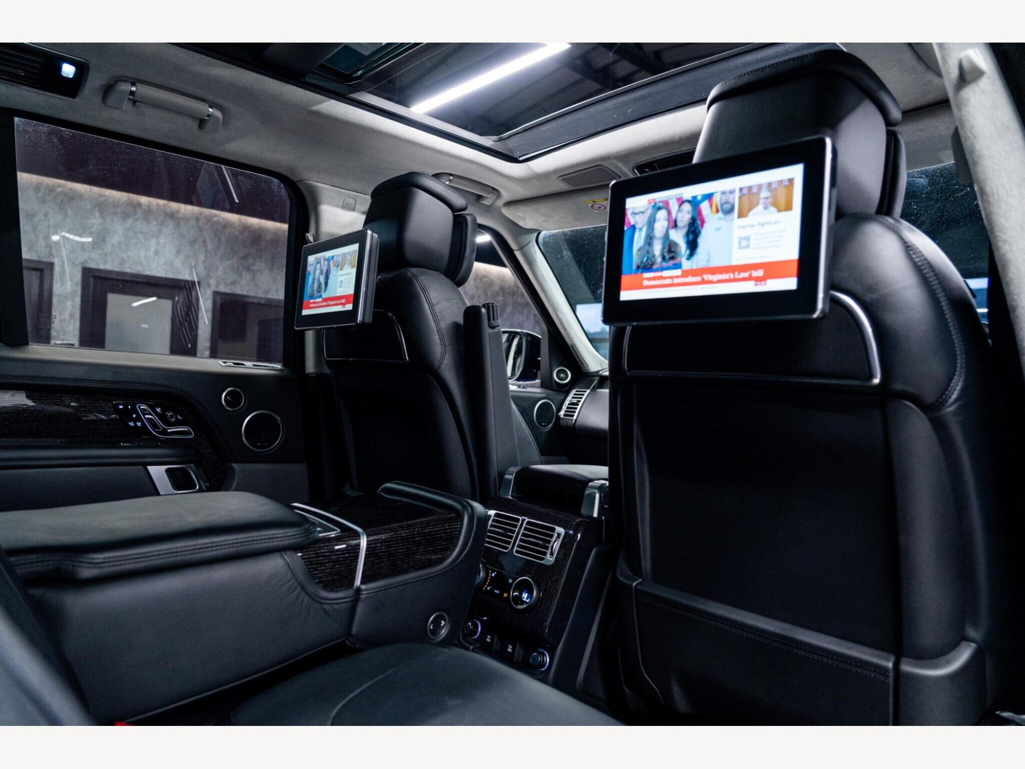 2019 Land Rover Range Rover image 2