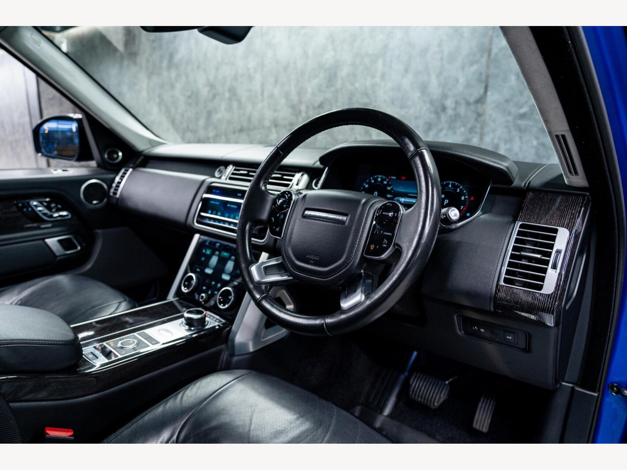 2019 Land Rover Range Rover image 17
