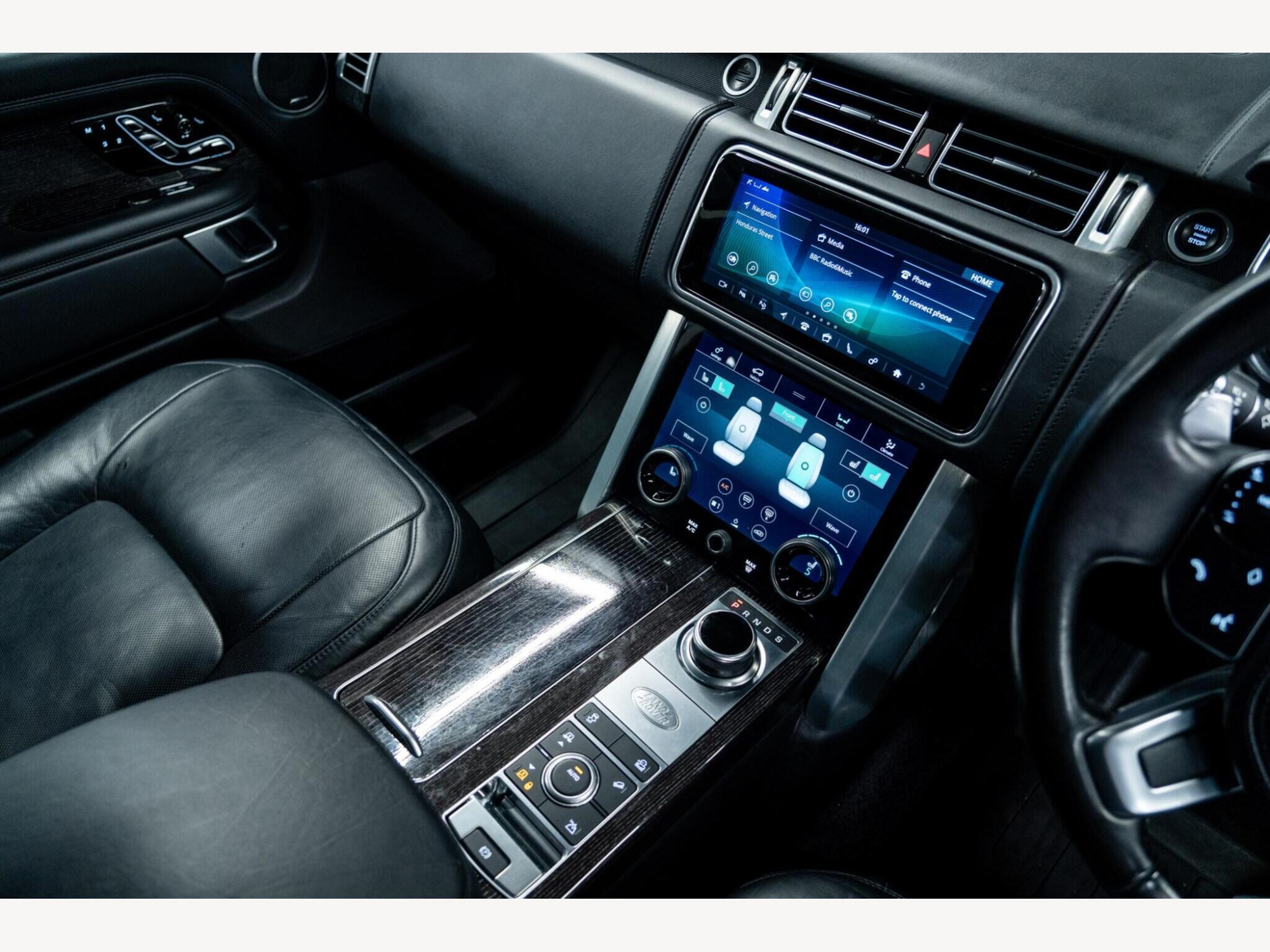2019 Land Rover Range Rover image 40