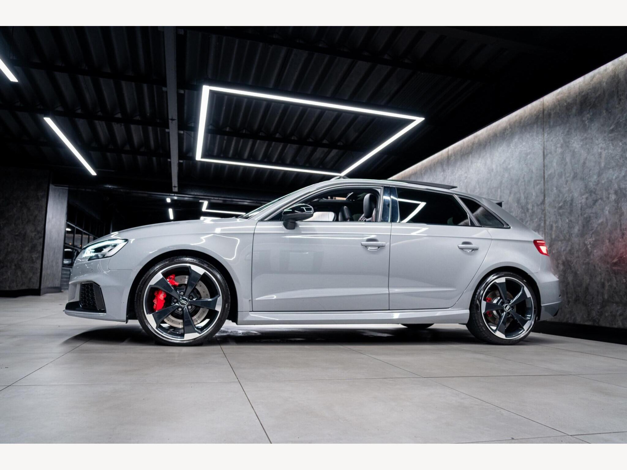 2019 Audi RS3 image 2