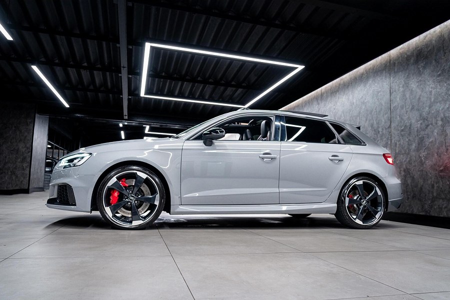 Audi RS3 photo 2