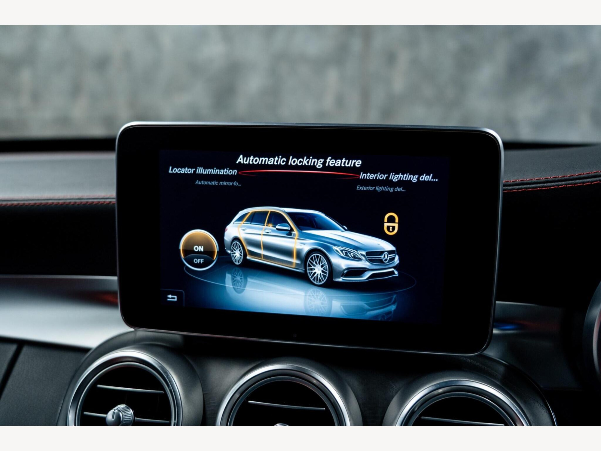 2017 Mercedes-Benz C Class image 38
