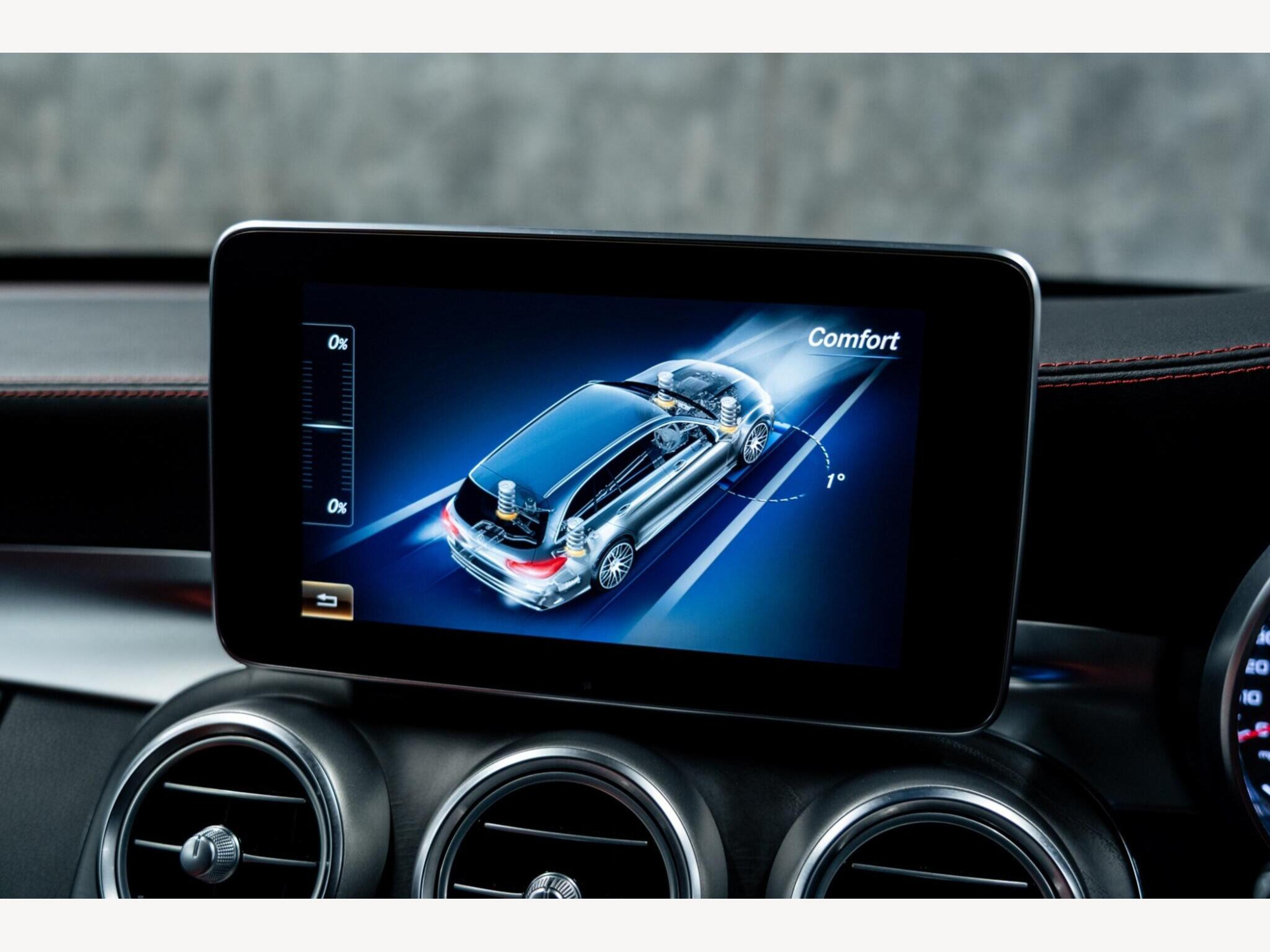 2017 Mercedes-Benz C Class image 29