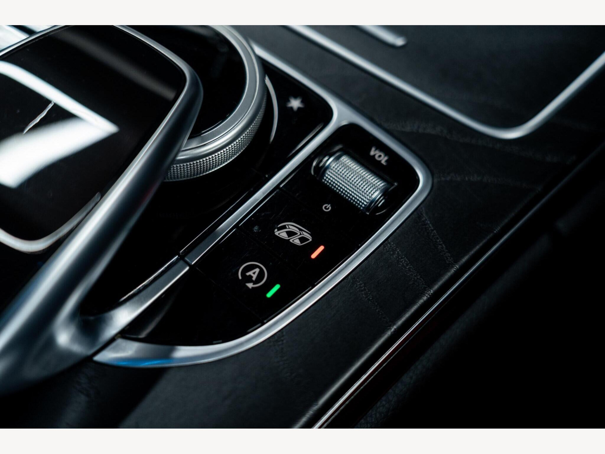 2017 Mercedes-Benz C Class image 2