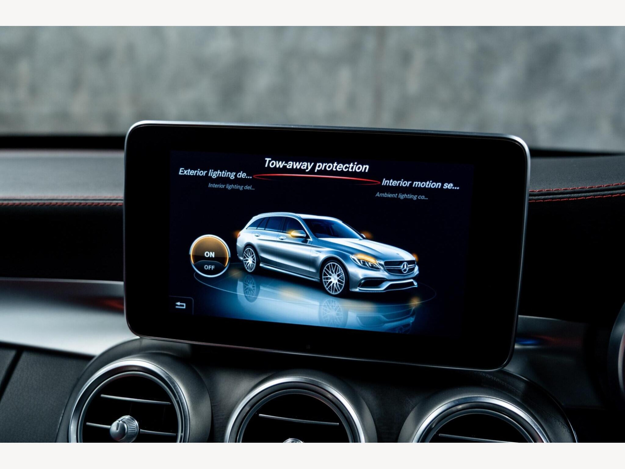 2017 Mercedes-Benz C Class image 39