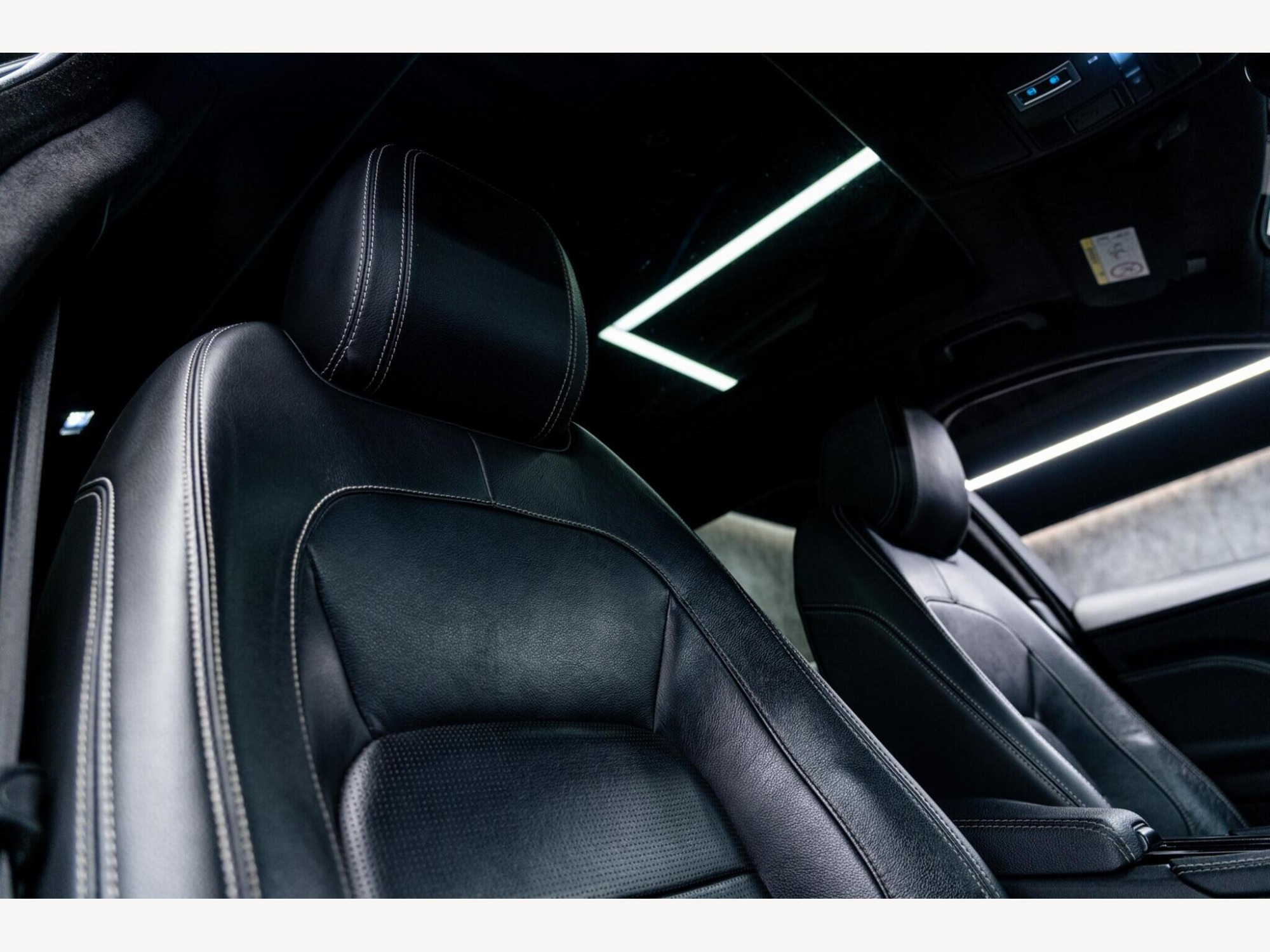 2019 Jaguar F-PACE image 44