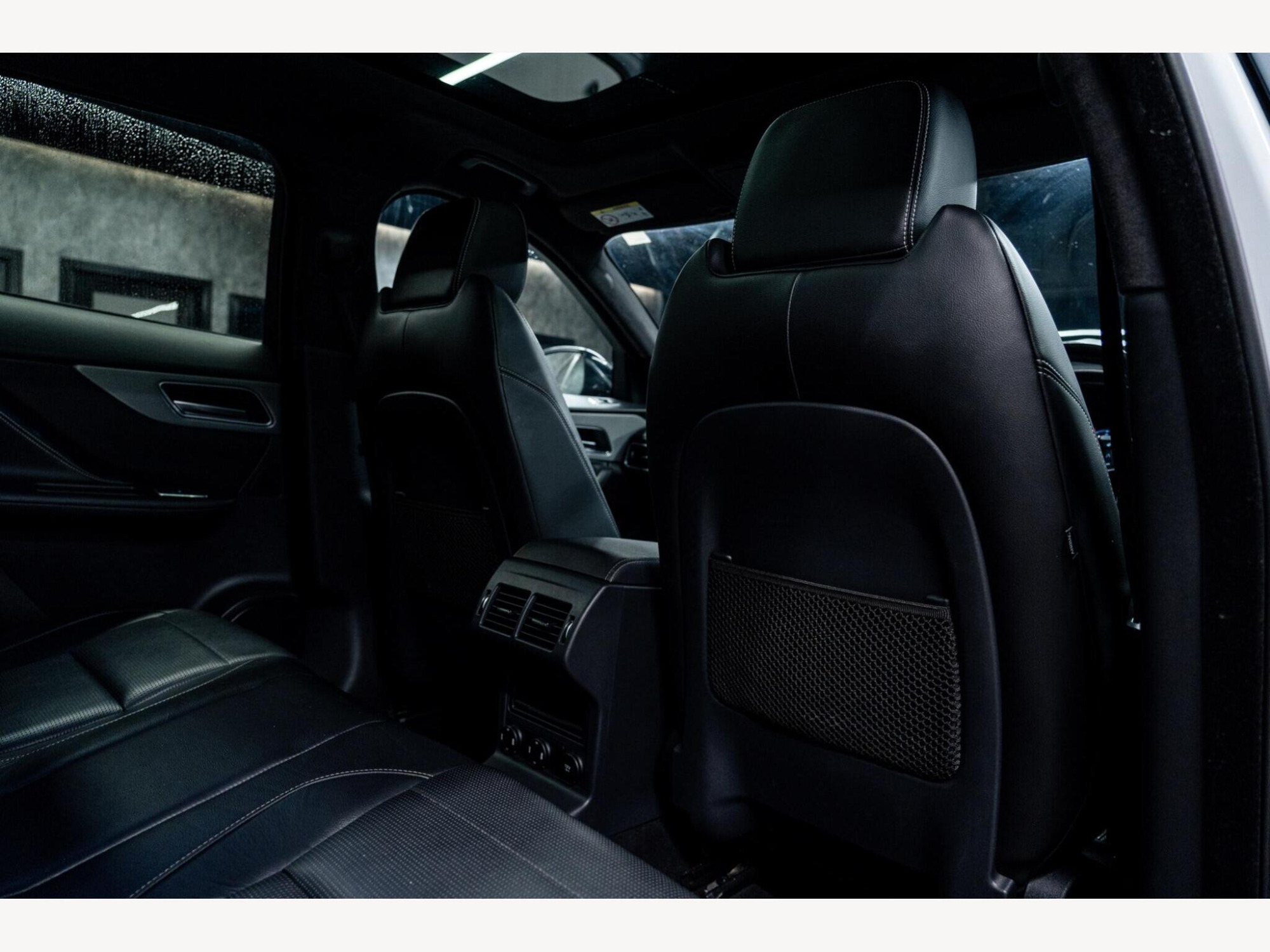 2019 Jaguar F-PACE image 46